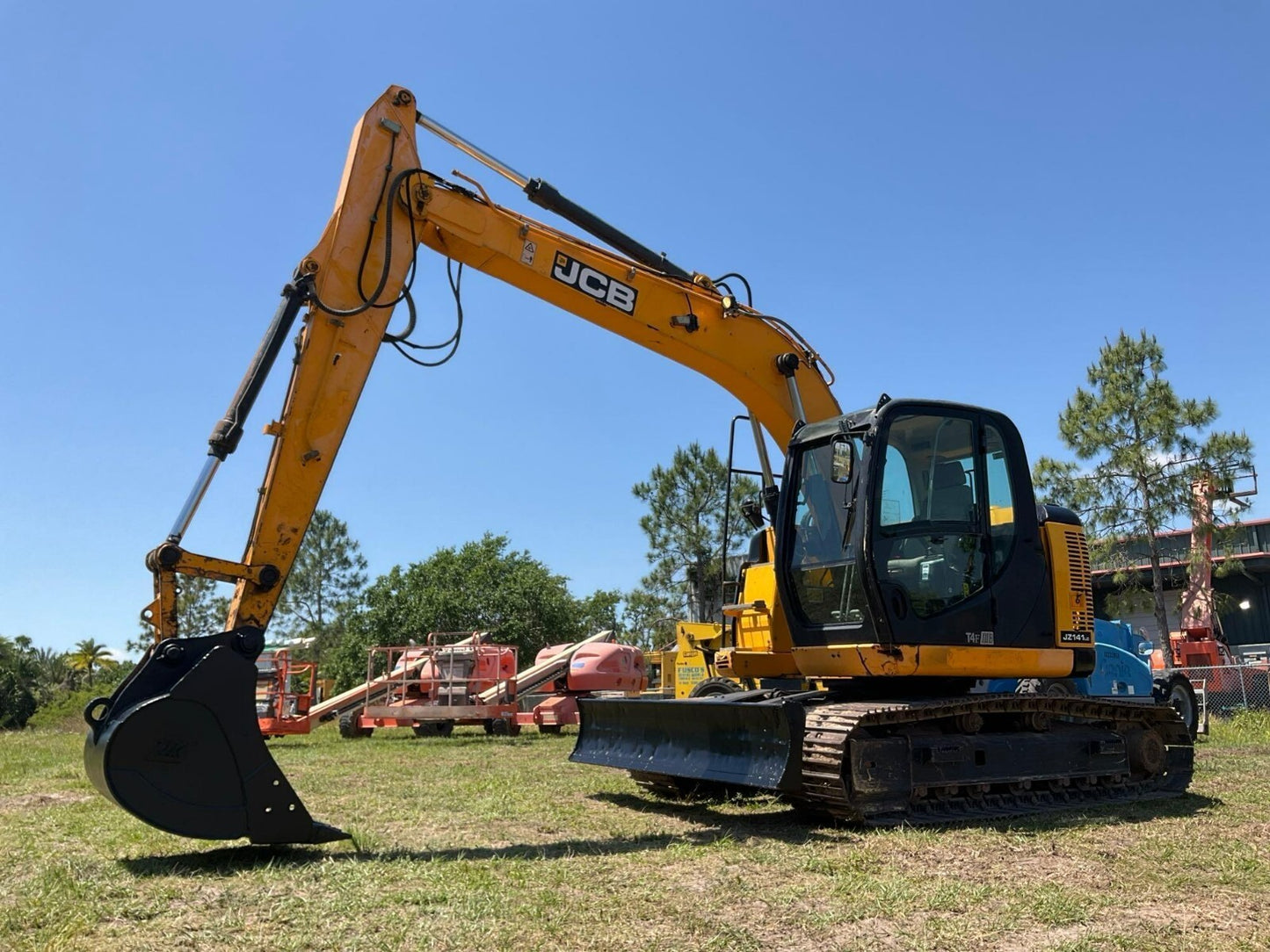 2018 JCB EXCAVATOR MODEL JZ141, DIESEL, ENCLOSED CAB, PUSH BLADE, METAL TRACKS