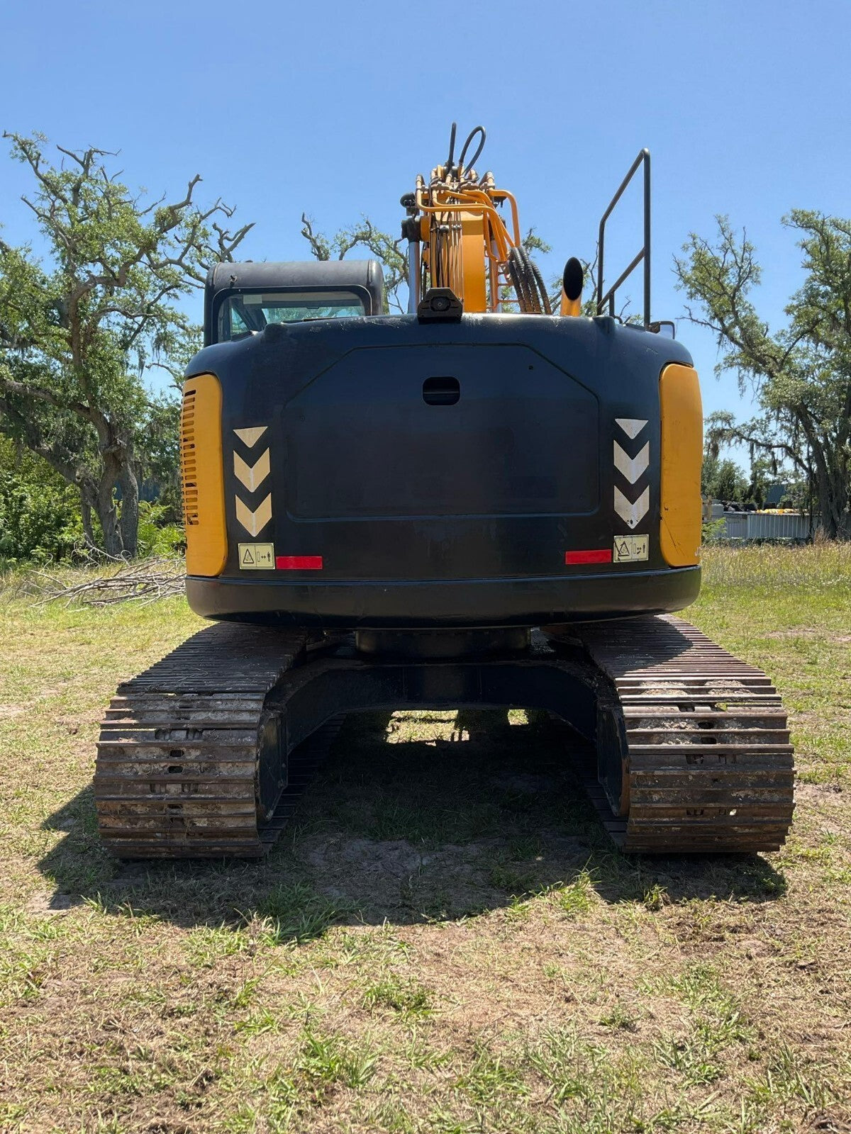 2018 JCB EXCAVATOR MODEL JZ141, DIESEL, ENCLOSED CAB, PUSH BLADE, METAL TRACKS