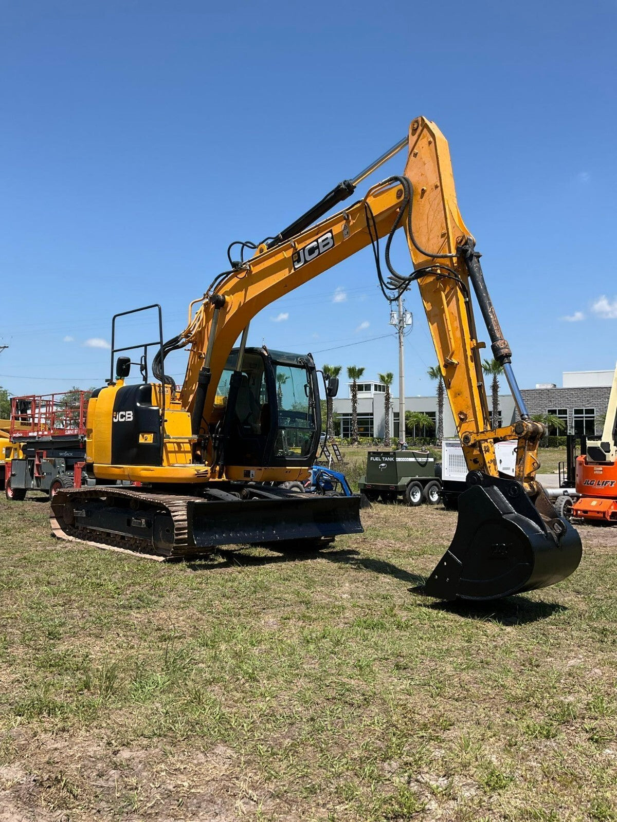 2018 JCB EXCAVATOR MODEL JZ141, DIESEL, ENCLOSED CAB, PUSH BLADE, METAL TRACKS