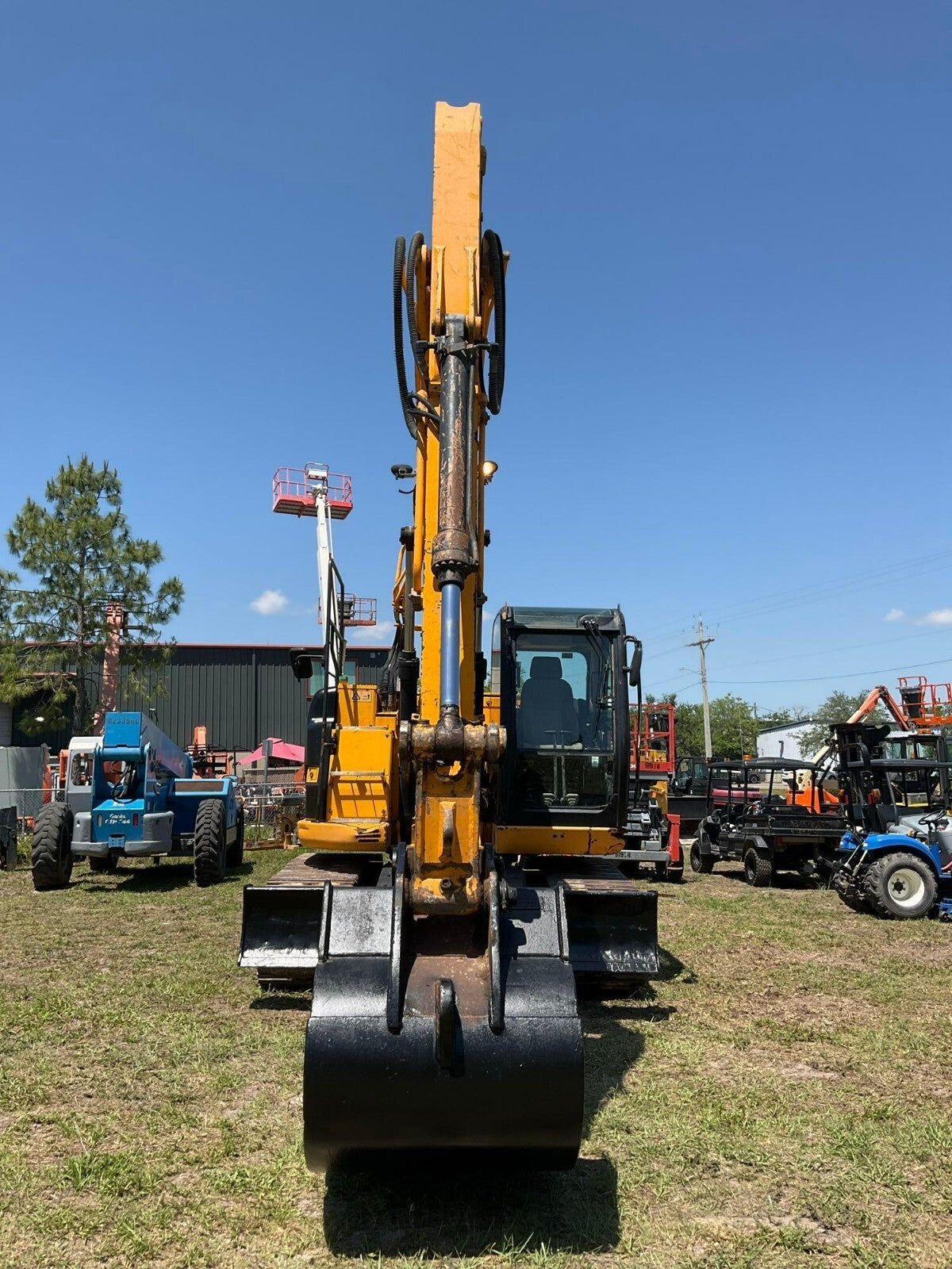 2018 JCB EXCAVATOR MODEL JZ141, DIESEL, ENCLOSED CAB, PUSH BLADE, METAL TRACKS