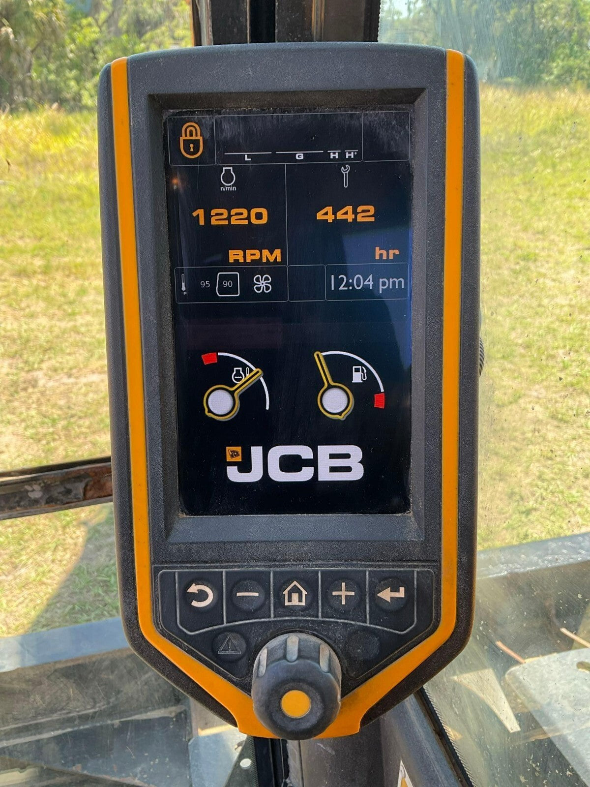 2018 JCB EXCAVATOR MODEL JZ141, DIESEL, ENCLOSED CAB, PUSH BLADE, METAL TRACKS
