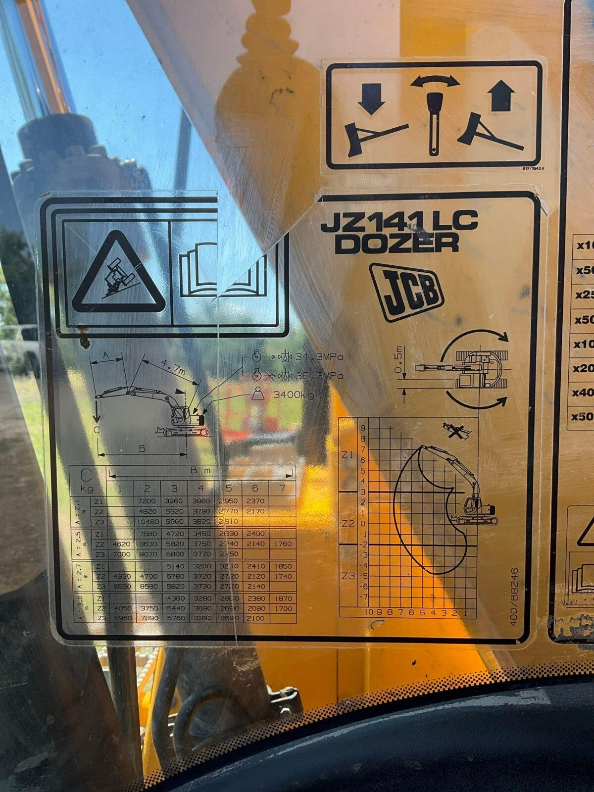 2018 JCB EXCAVATOR MODEL JZ141, DIESEL, ENCLOSED CAB, PUSH BLADE, METAL TRACKS