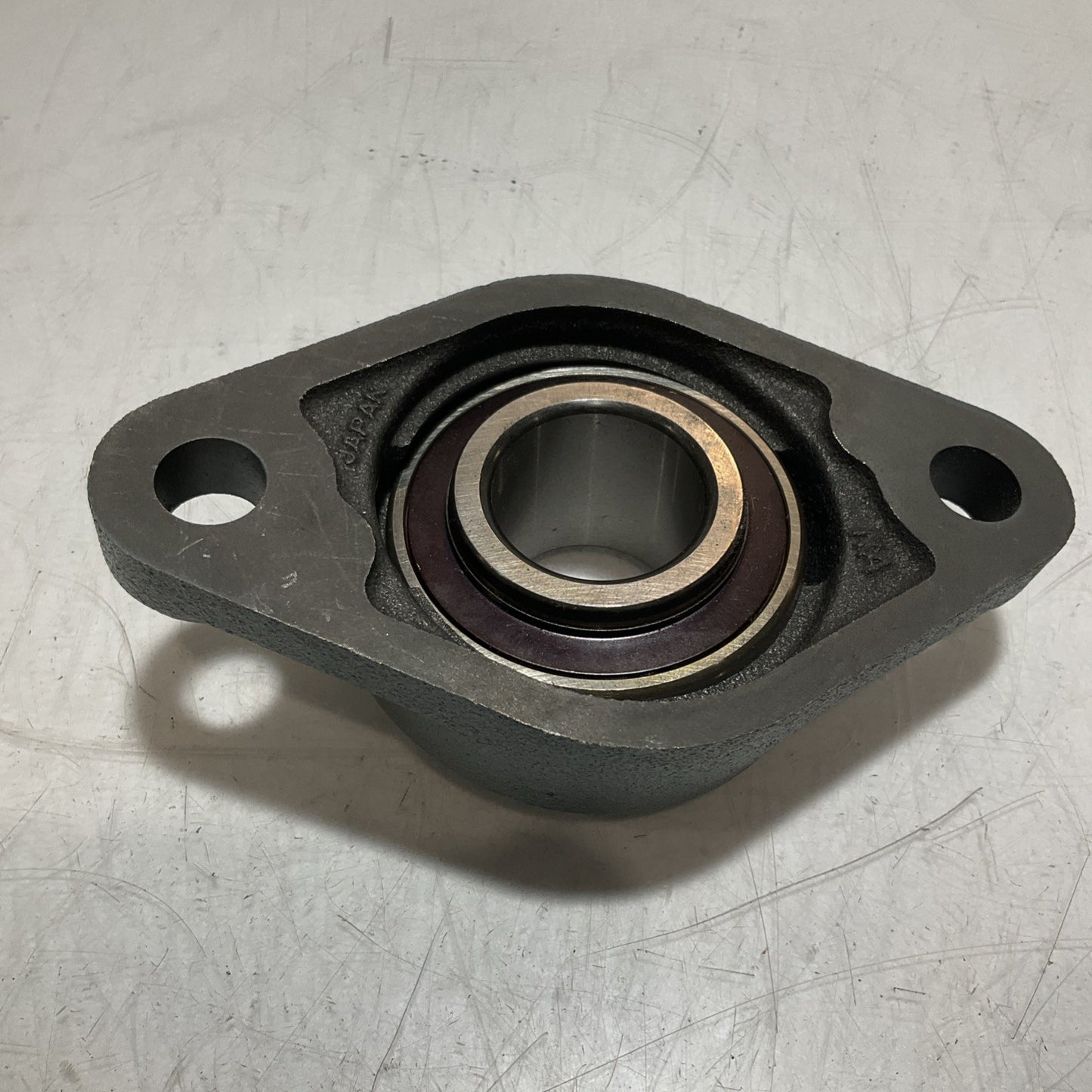 NSK JAPAN  UC209-26S TWO MOUNTAIN BOLT FLANGE HOUSING BALL BEARING  Z2M