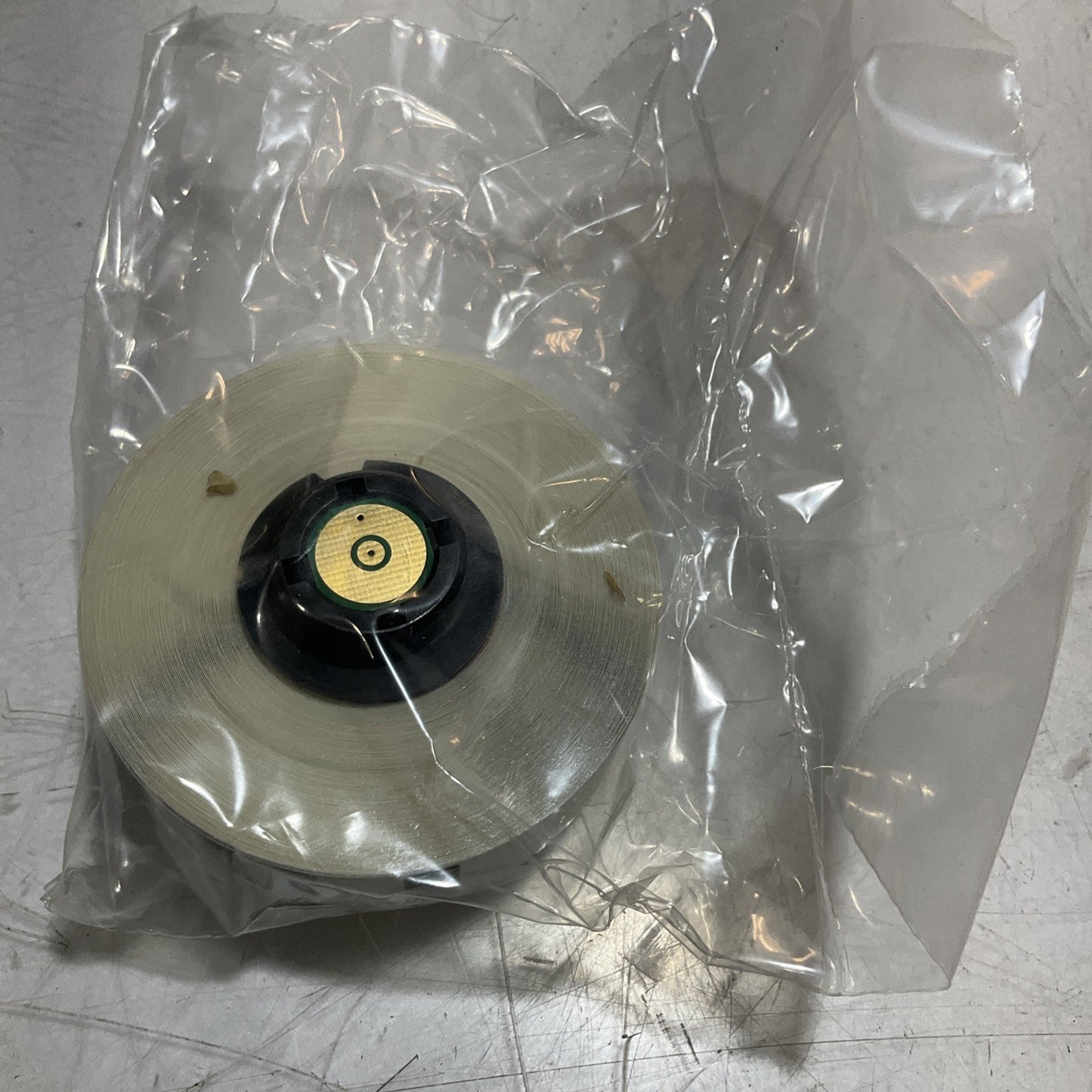 BRADY Y1306657 B-595- 142269 0.5X50 12.7MMX15.2M WHITE VINY LABELS  QTY 2 Z2M