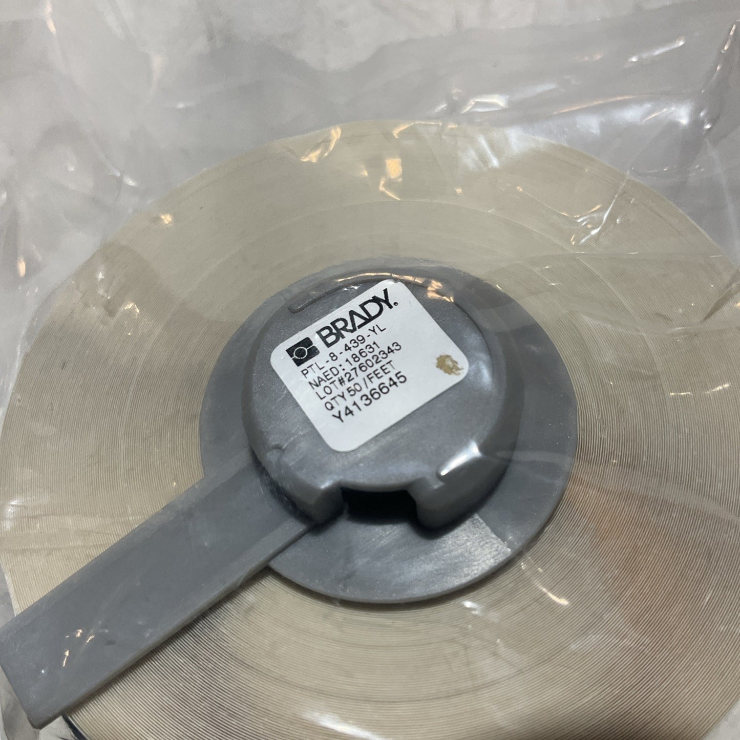 BRADY B-439  PLT-8-439-YL 18631 YELLOW VINYL LABEL TAPE FOR 0.5X50' 50FEET Z2M