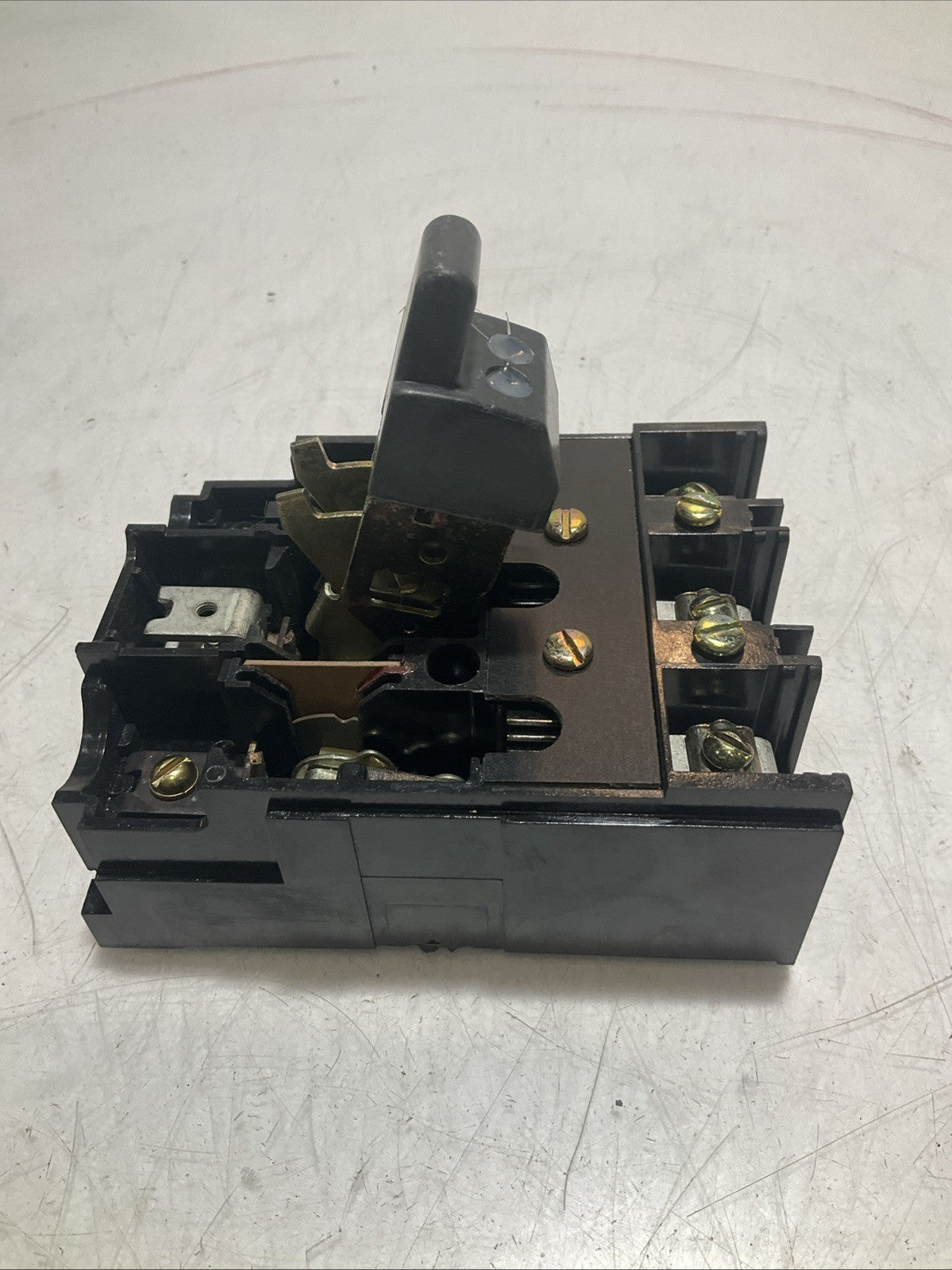 GENERAL ELECTRIC  THMS31 3 POLES MPS30 600AC DISCONNECT  SWITCH  FUSIBLE U3S