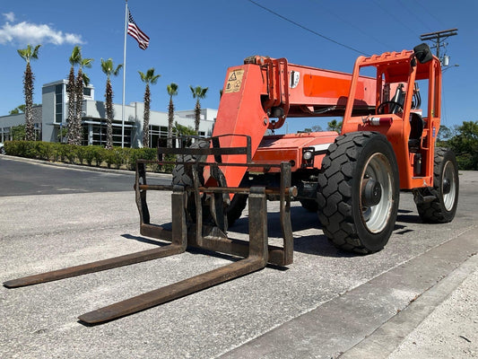 2014 JLG SKYTRAK TELEHANDLER MODEL 8042, CUMMINS DIESEL 8000LB CAPACITY 42'