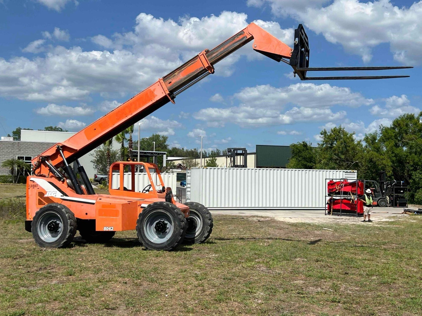 2014 JLG SKYTRAK TELEHANDLER MODEL 8042, CUMMINS DIESEL, 8000LB CAPACITY, 42FT