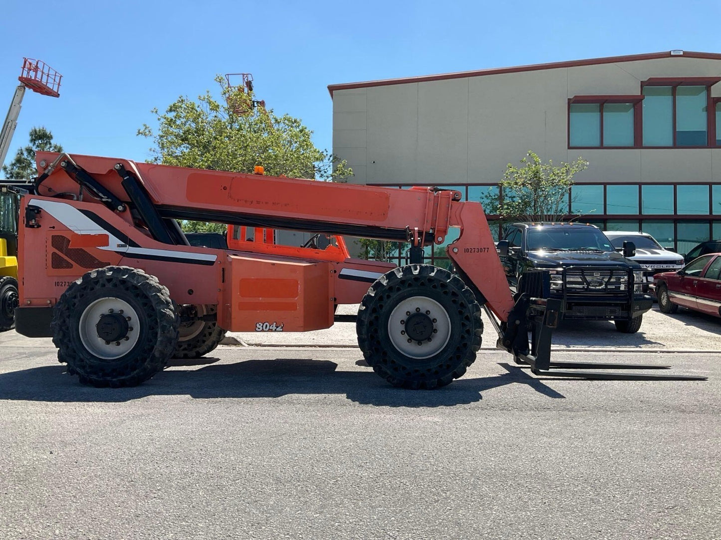 2014 JLG SKYTRAK TELEHANDLER MODEL 8042, CUMMINS DIESEL, APPROX MAX CAP  8,000