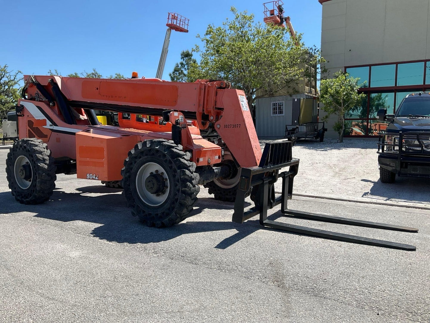 2014 JLG SKYTRAK TELEHANDLER MODEL 8042, CUMMINS DIESEL, APPROX MAX CAP  8,000