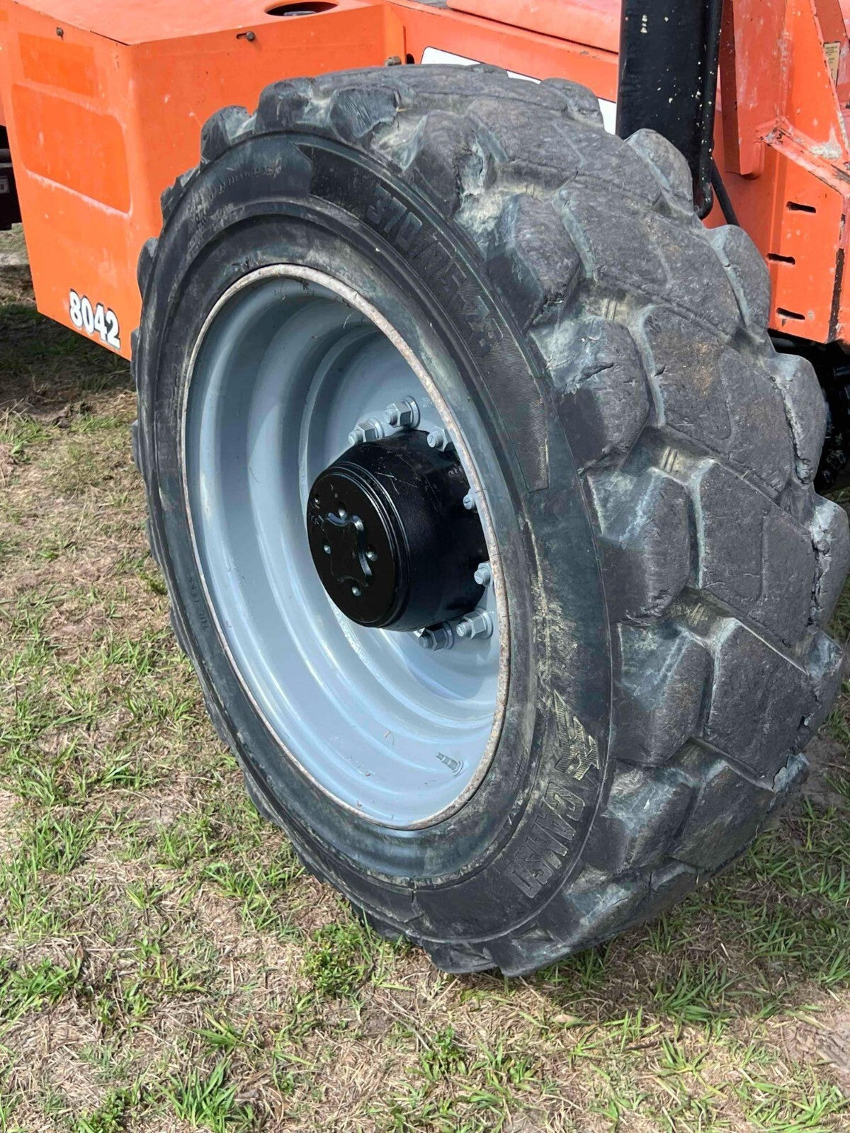 2014 JLG SKYTRAK TELEHANDLER MODEL 8042, CUMMINS DIESEL, 8000LB CAPACITY, 42FT
