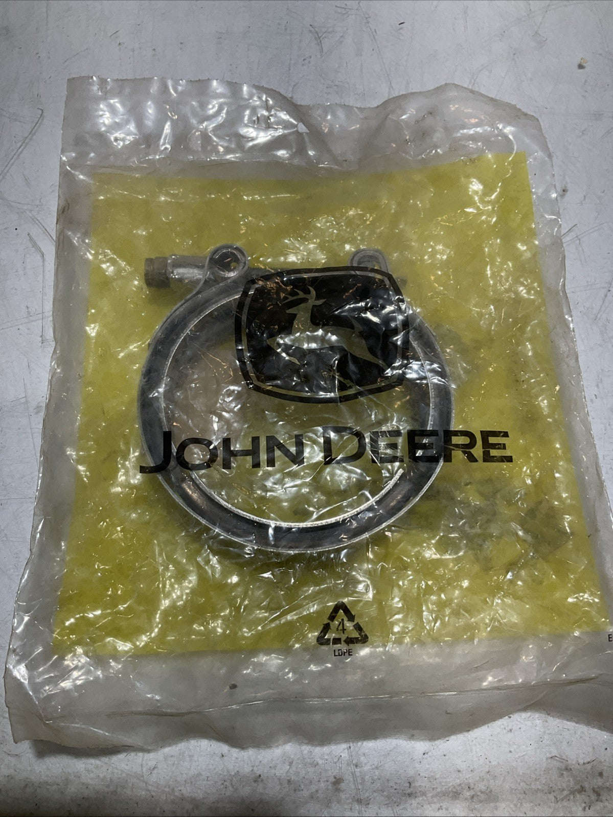 JOHN DEERE  RE289839  STAINLESS  STEEL QUICK CONNECT  V CLAMP  Y2M