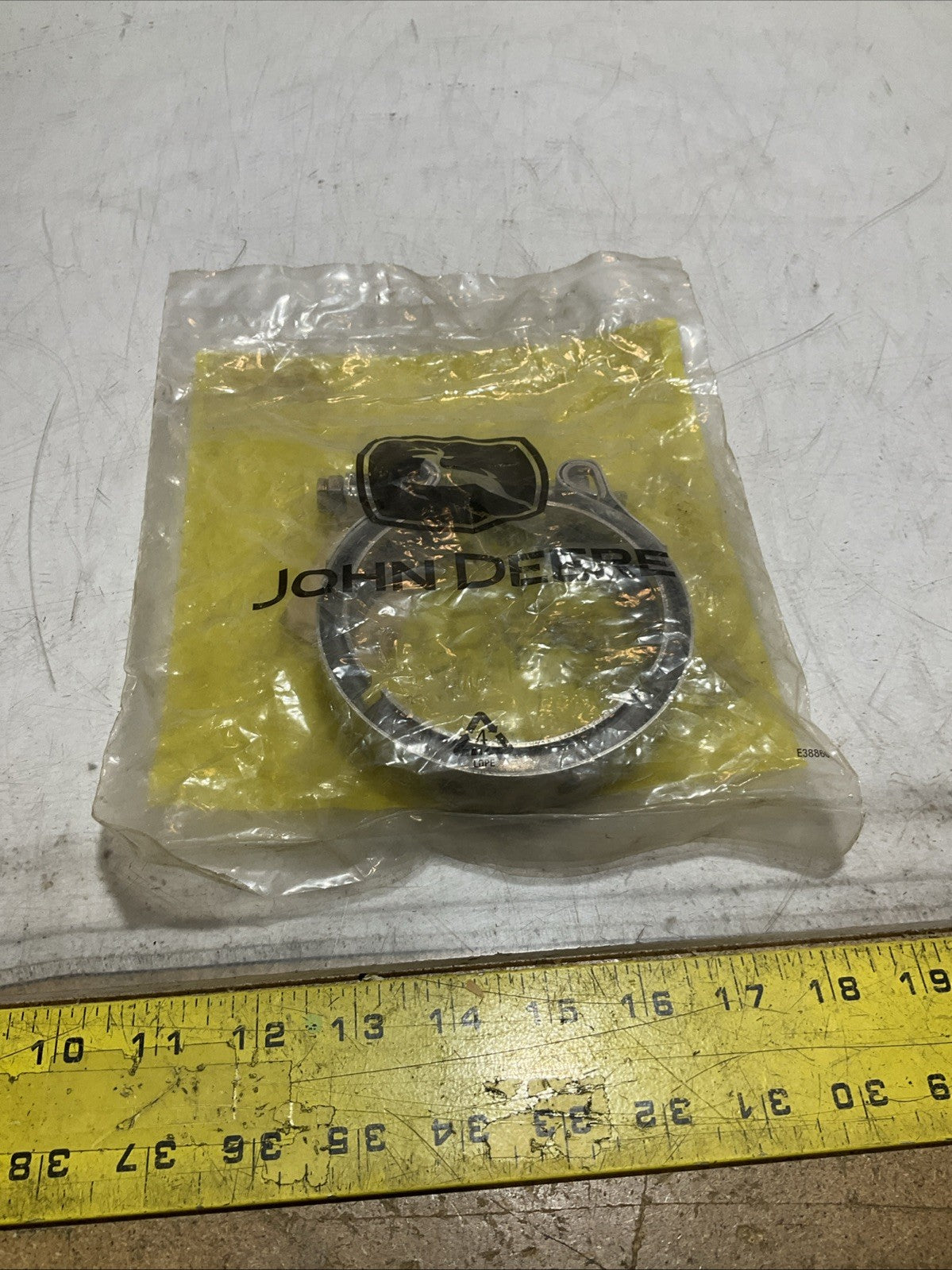 JOHN DEERE  RE289839  STAINLESS  STEEL QUICK CONNECT  V CLAMP  Y2M