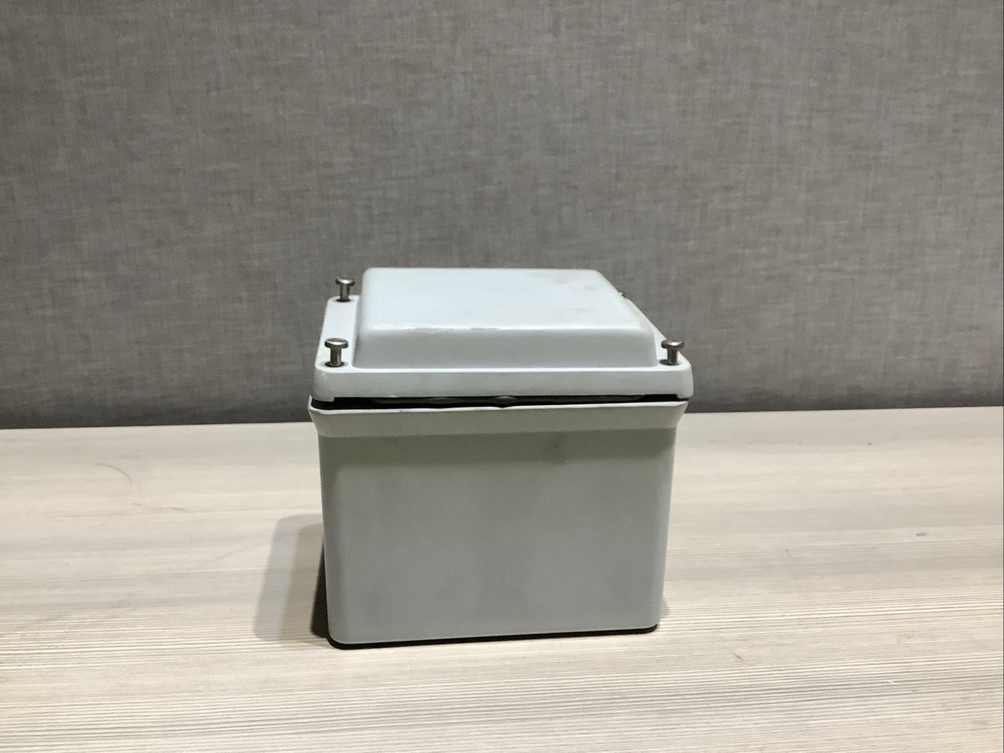 HOFFMAN CATALOG NUMBER A-645JFGR DESCRIPTION SCREW COVER ENCLOSURE 41130 Z2M