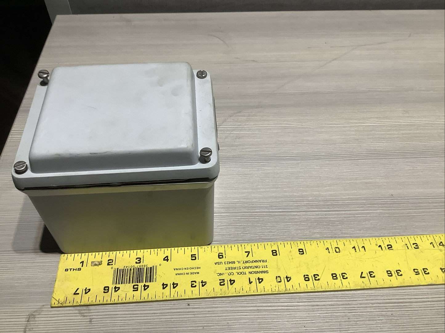 HOFFMAN CATALOG NUMBER A-645JFGR DESCRIPTION SCREW COVER ENCLOSURE 41130 Z2M