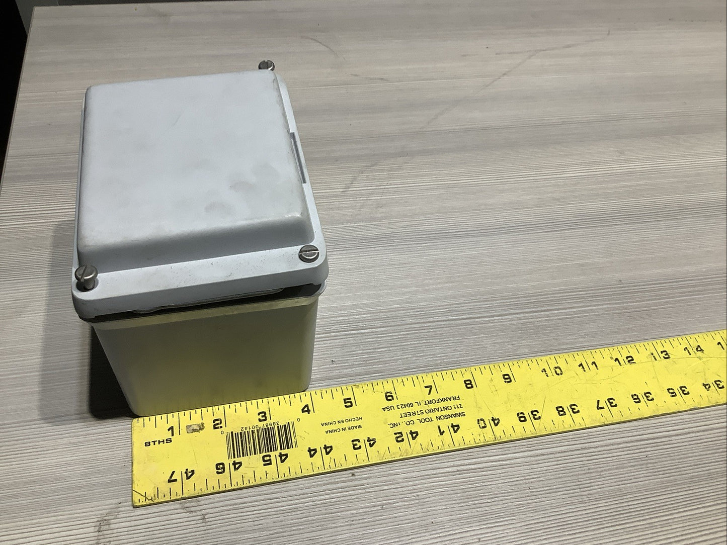 HOFFMAN CATALOG NUMBER A-645JFGR DESCRIPTION SCREW COVER ENCLOSURE 41130 Z2M