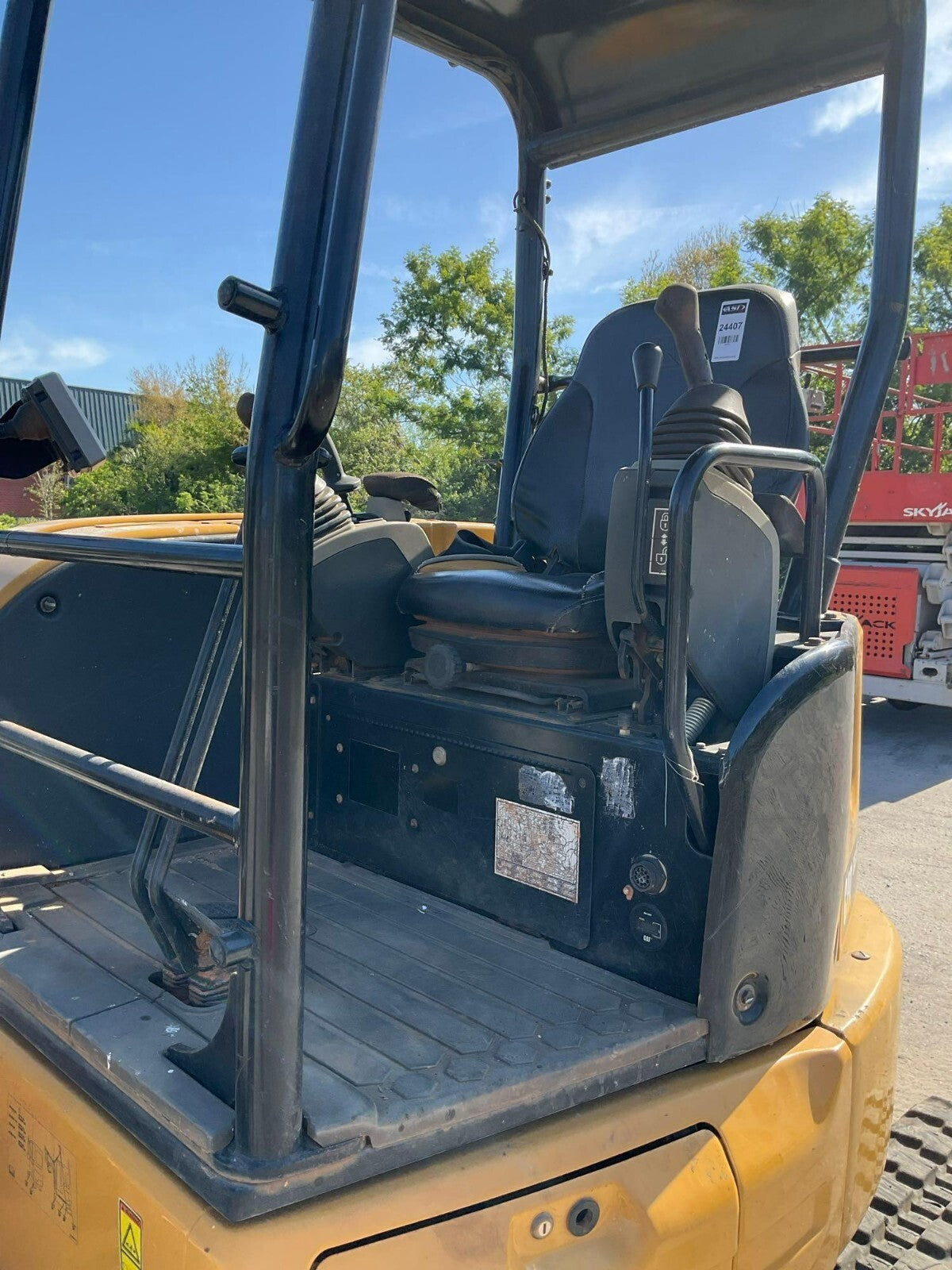 2018 CATERPILLAR EXCAVATOR MODEL 303:5E2