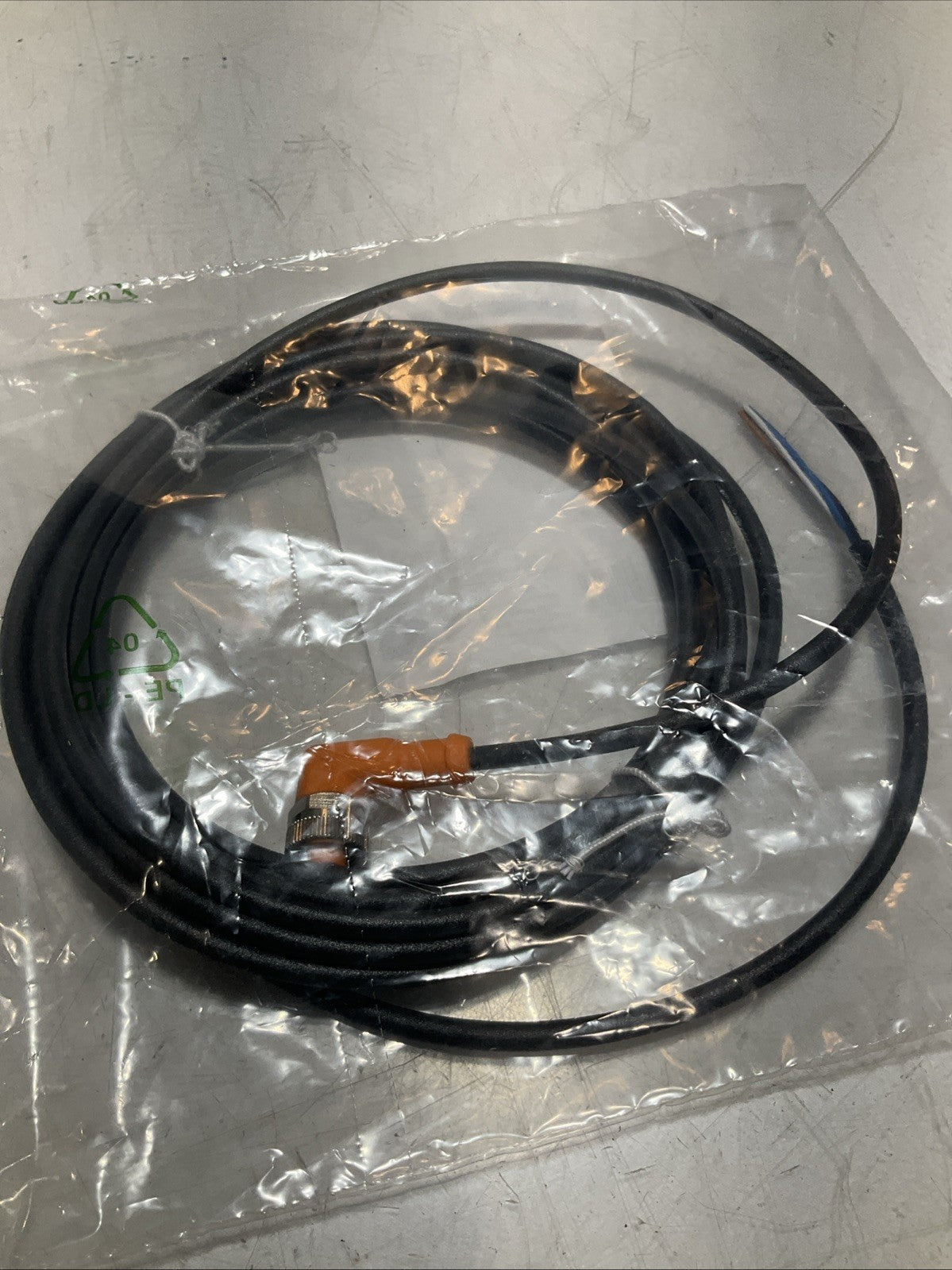 IFM ELECTRONIC EVCOO5   FEMALE  CORDSET CONNECTOR  WIRE Z2M