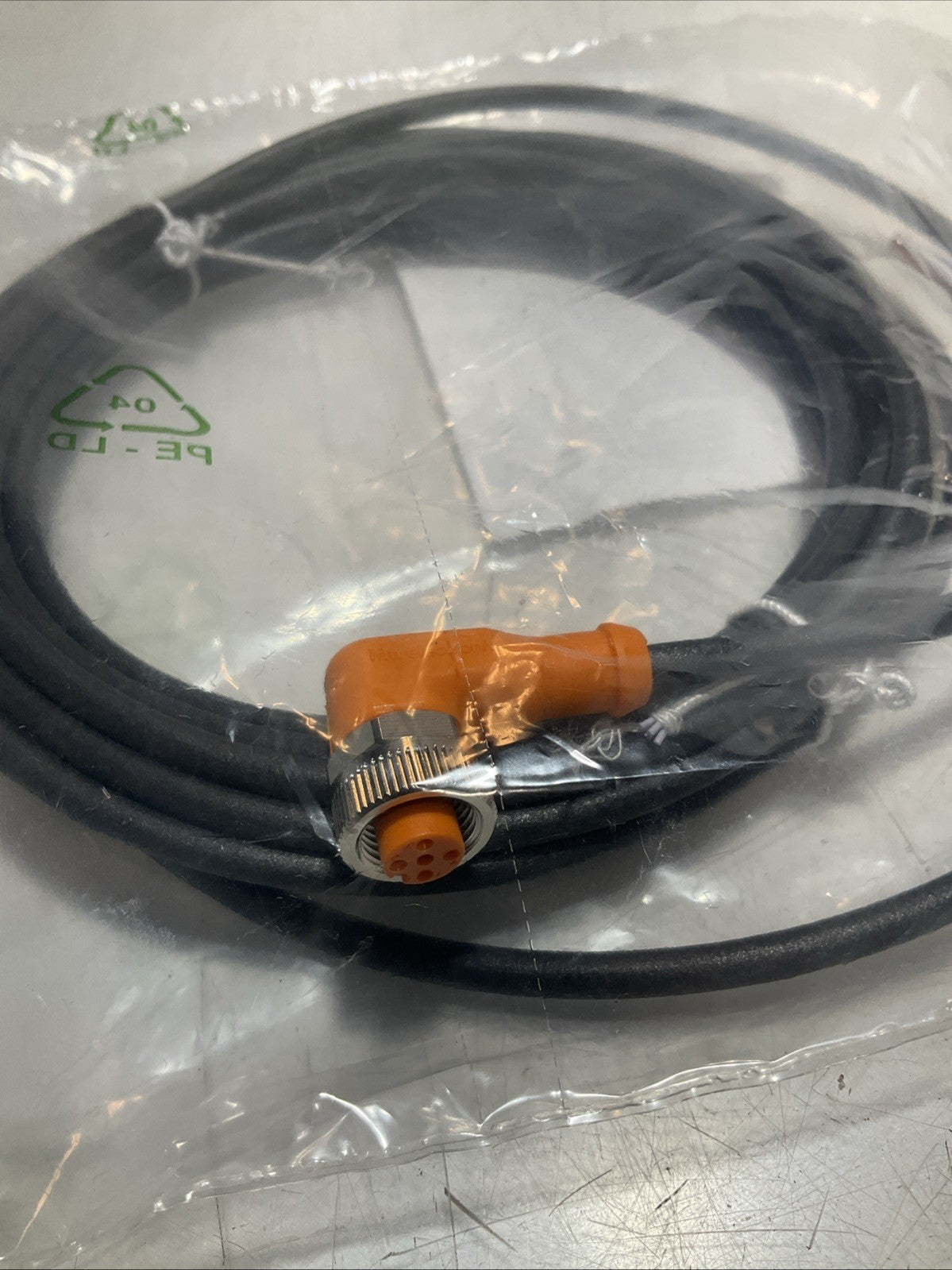 IFM ELECTRONIC EVCOO5   FEMALE  CORDSET CONNECTOR  WIRE Z2M