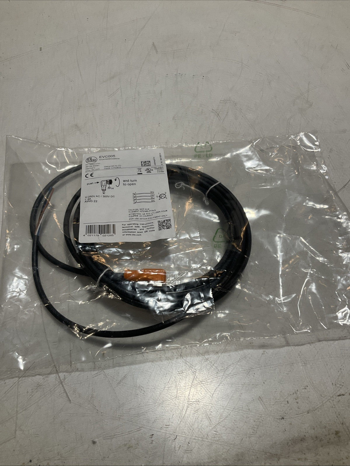 IFM ELECTRONIC EVCOO5   FEMALE  CORDSET CONNECTOR  WIRE Z2M