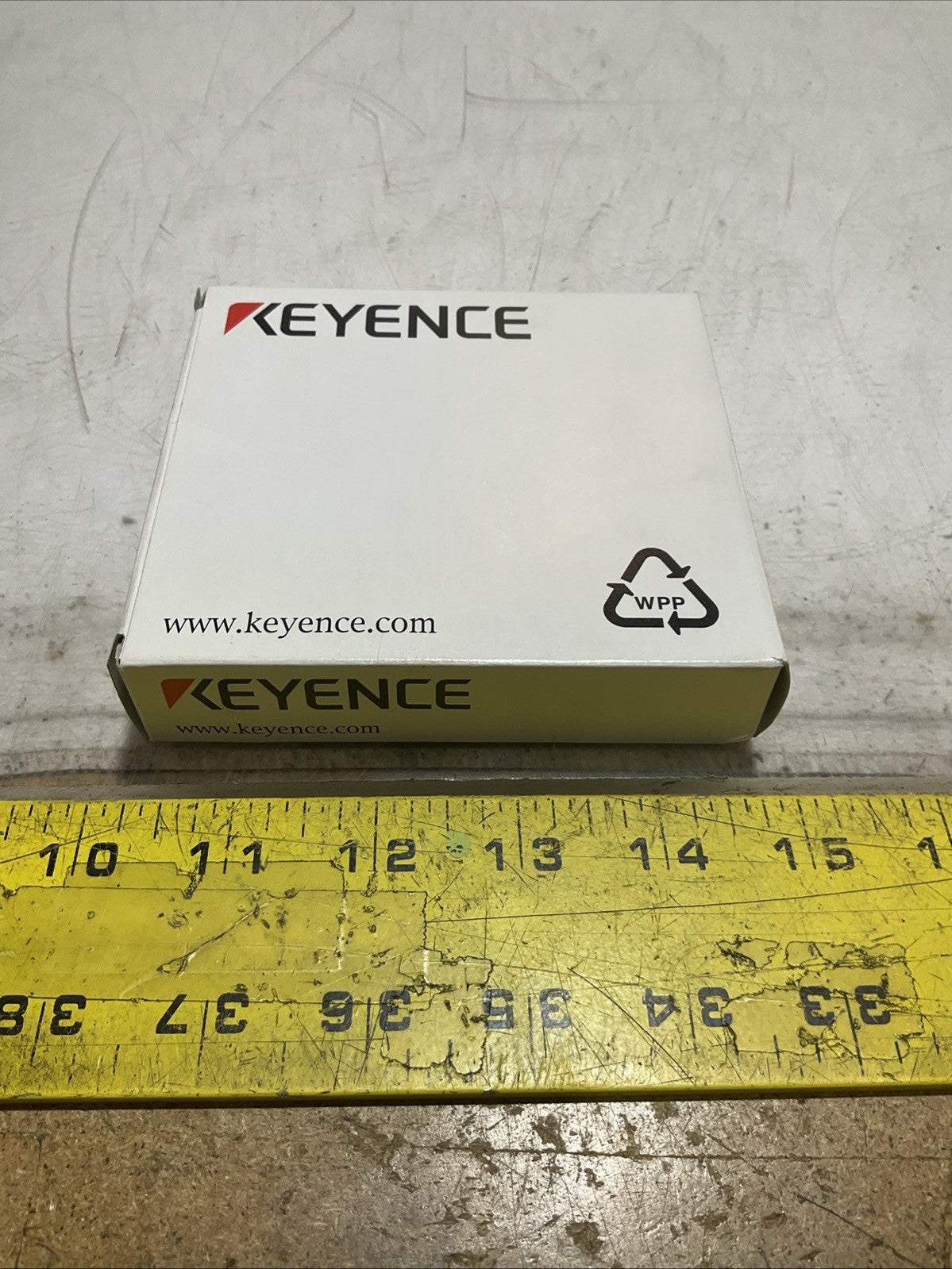 KEYENCE PZ-G41CB PHOTOELECTRIC SENSOR DIFFUSE REFLECTIVE  2ZM