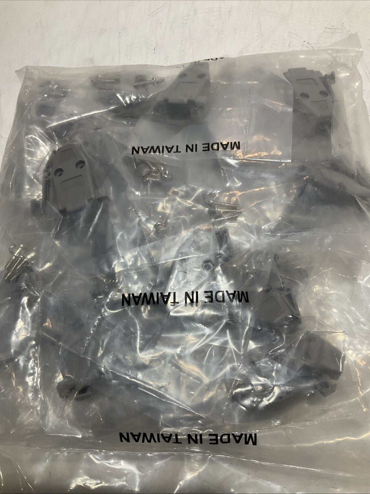 AIM ELECTRONICS 40-9709HX  CINCH CONNECTOR  LOT OF  25 Y2M