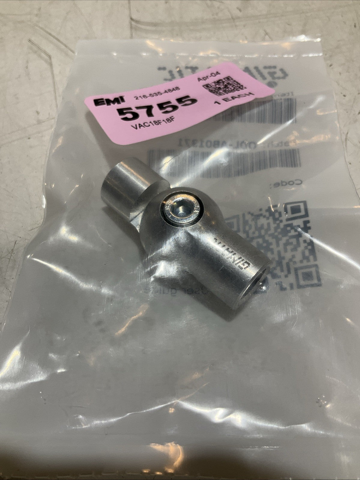 GIMATIC  VAC18F18F  PNEUMATICS  COUPLING VACUUM  ELBOW LOT  OF  8 Z2M