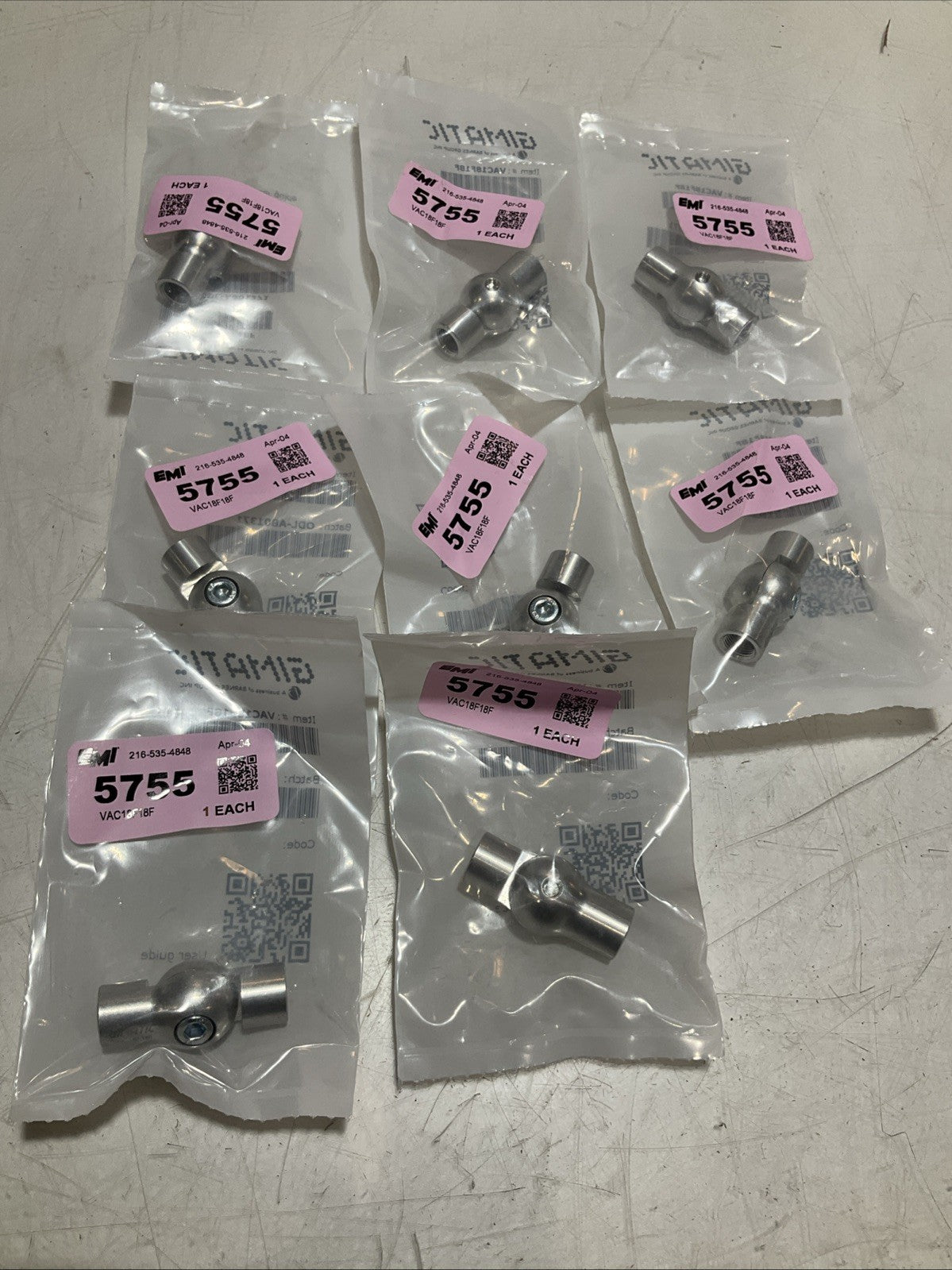 GIMATIC  VAC18F18F  PNEUMATICS  COUPLING VACUUM  ELBOW LOT  OF  8 Z2M