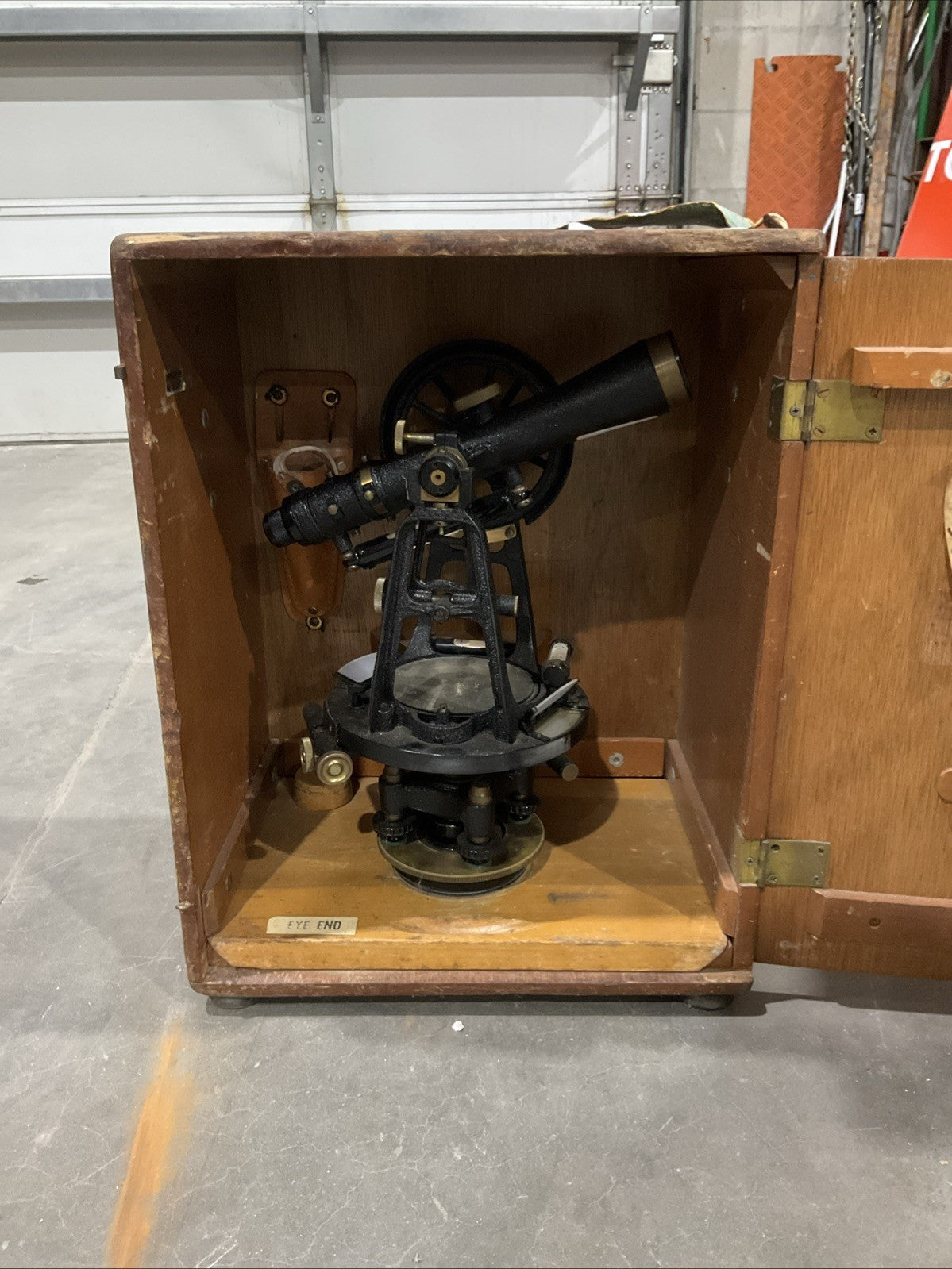 BERGER INSTRUMENTS 65813 SURVEYOR TRANSIT W/ CASE VINTAGE