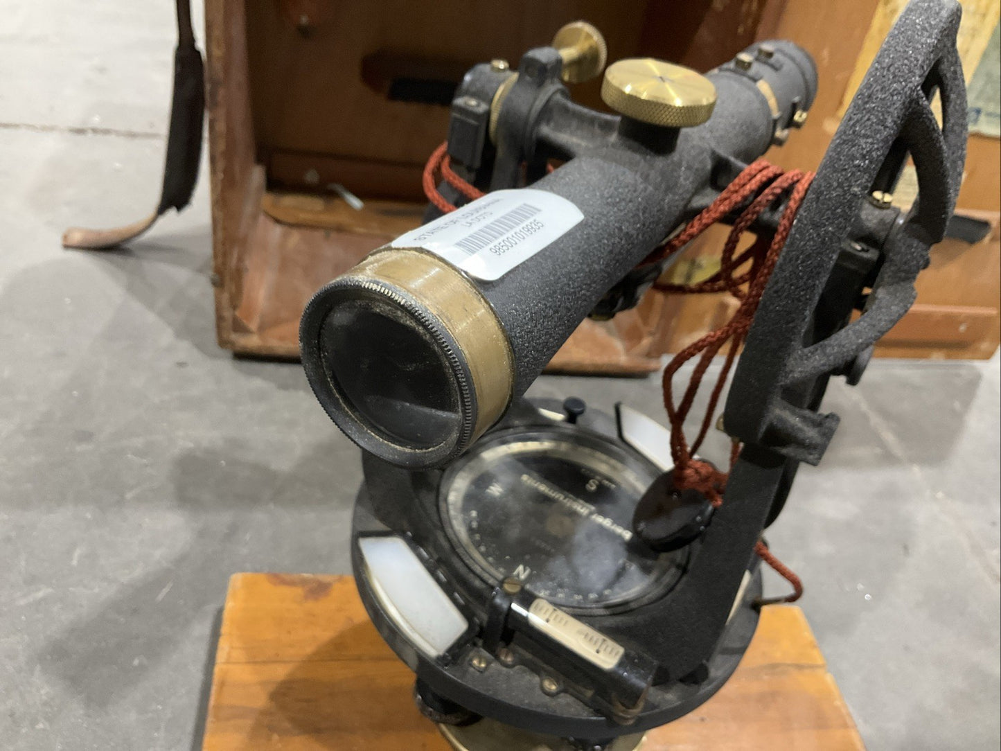 BERGER INSTRUMENTS 65813 SURVEYOR TRANSIT W/ CASE VINTAGE