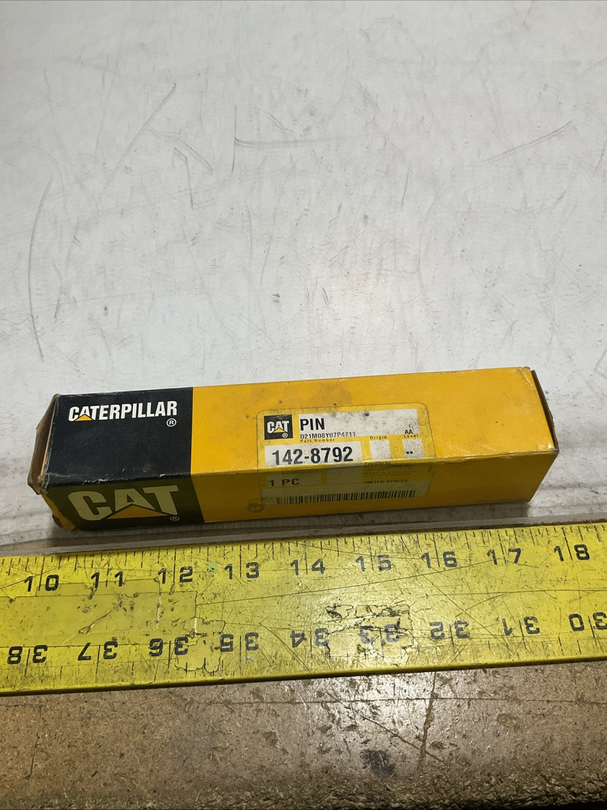CATERPILLAR  142-8792 OUTER DIAMETER LINKAGE PIN LOT OF 2 Y2M