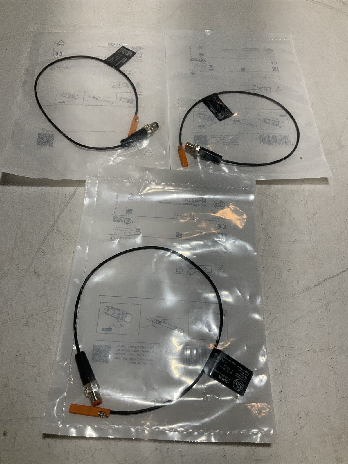 IFM MK5328  CYLINDER SENSOR  C-SLOT MOUNTING FLUSH  LOT OF 3 Z2M
