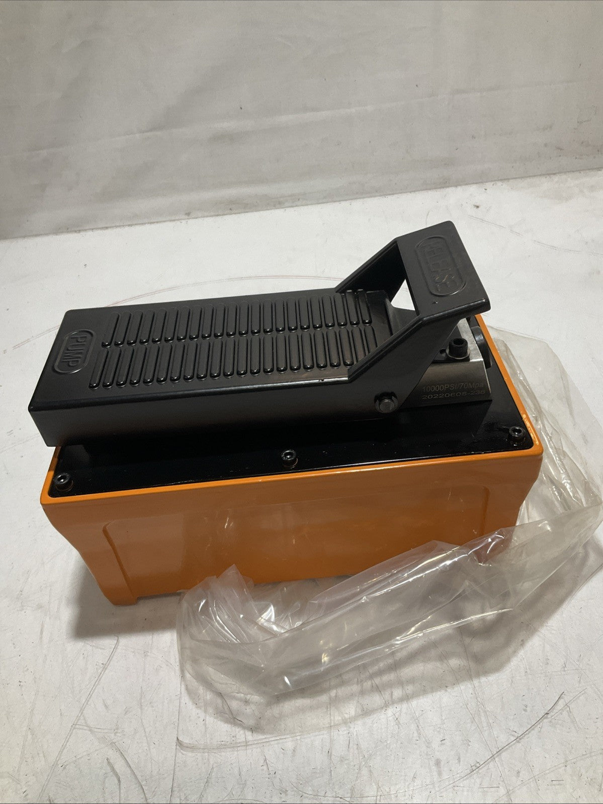 VEVOR  2510A  AIR  POWERED HYDRAULIC  FOOT PUMP 120PIS  Y2M