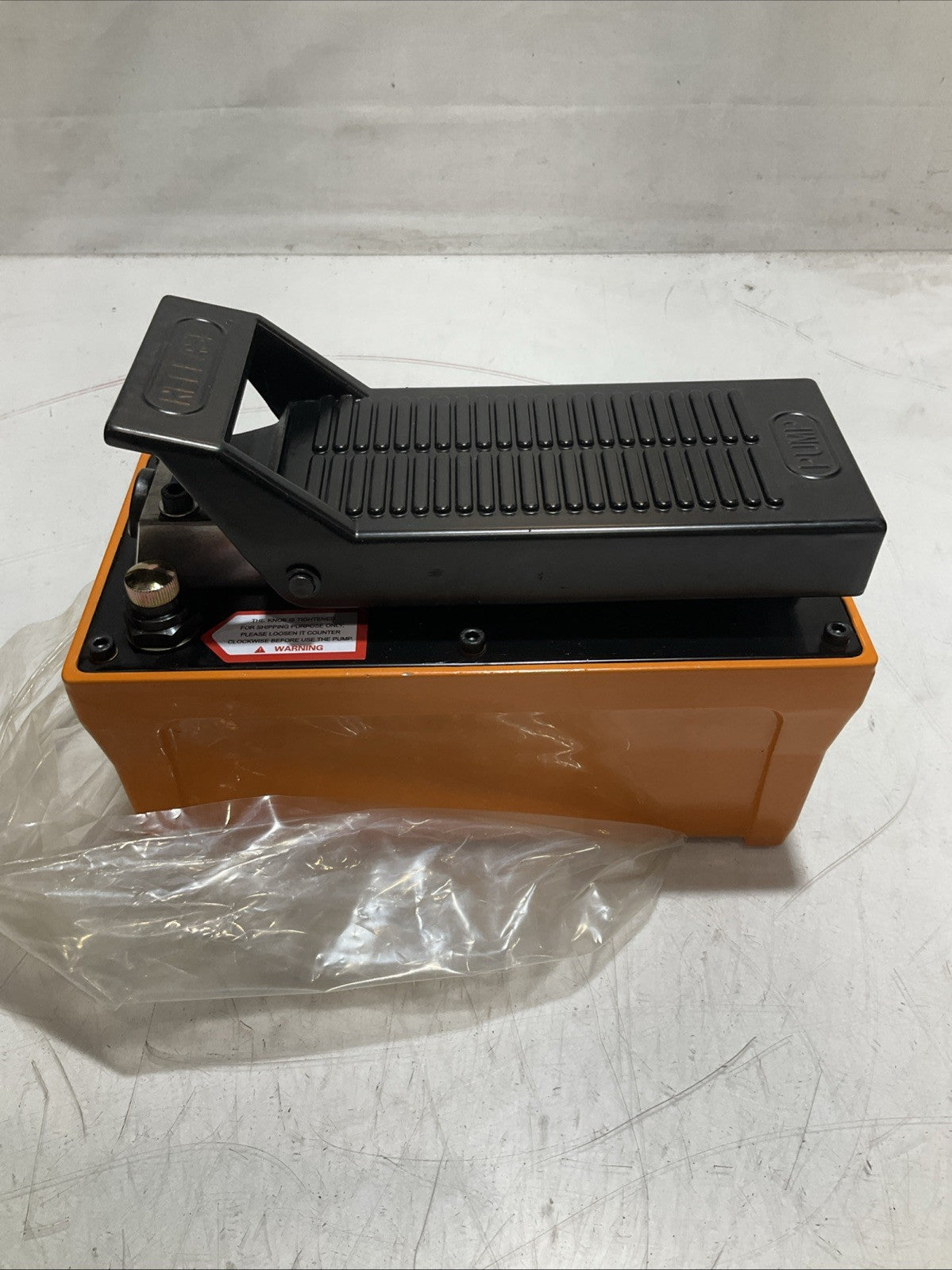 VEVOR  2510A  AIR  POWERED HYDRAULIC  FOOT PUMP 120PIS  Y2M