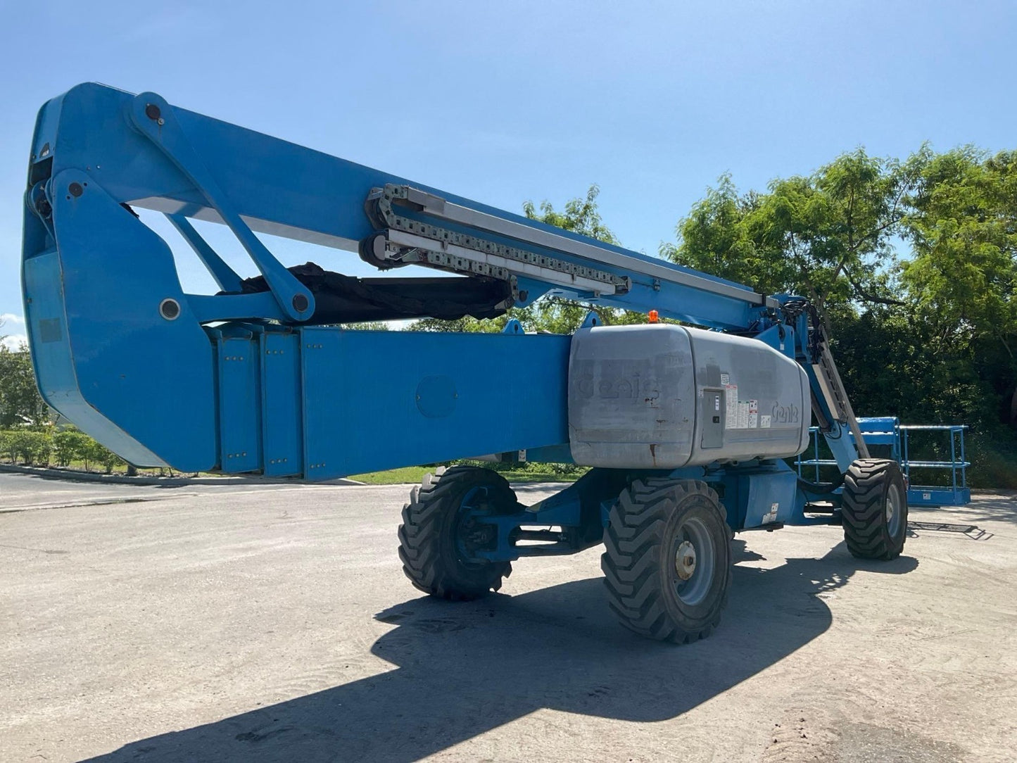 2012 GENIE Z-135  ARTICULATING BOOM LIFT, DIESEL POWERED
