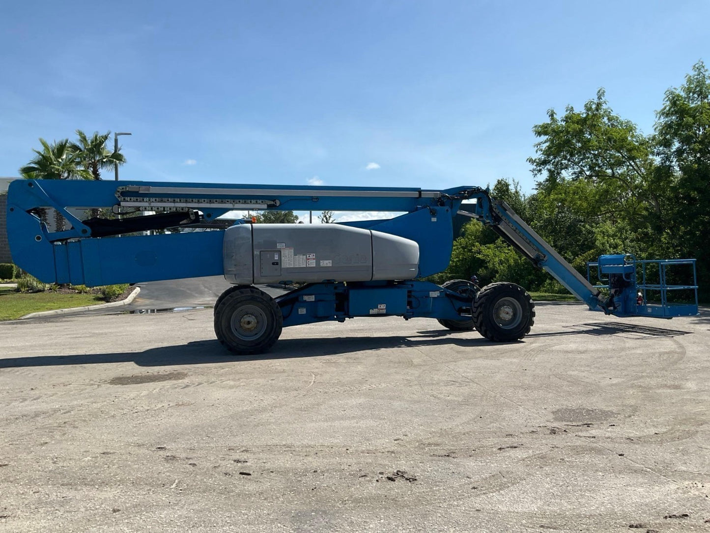 2012 GENIE Z-135  ARTICULATING BOOM LIFT, DIESEL POWERED