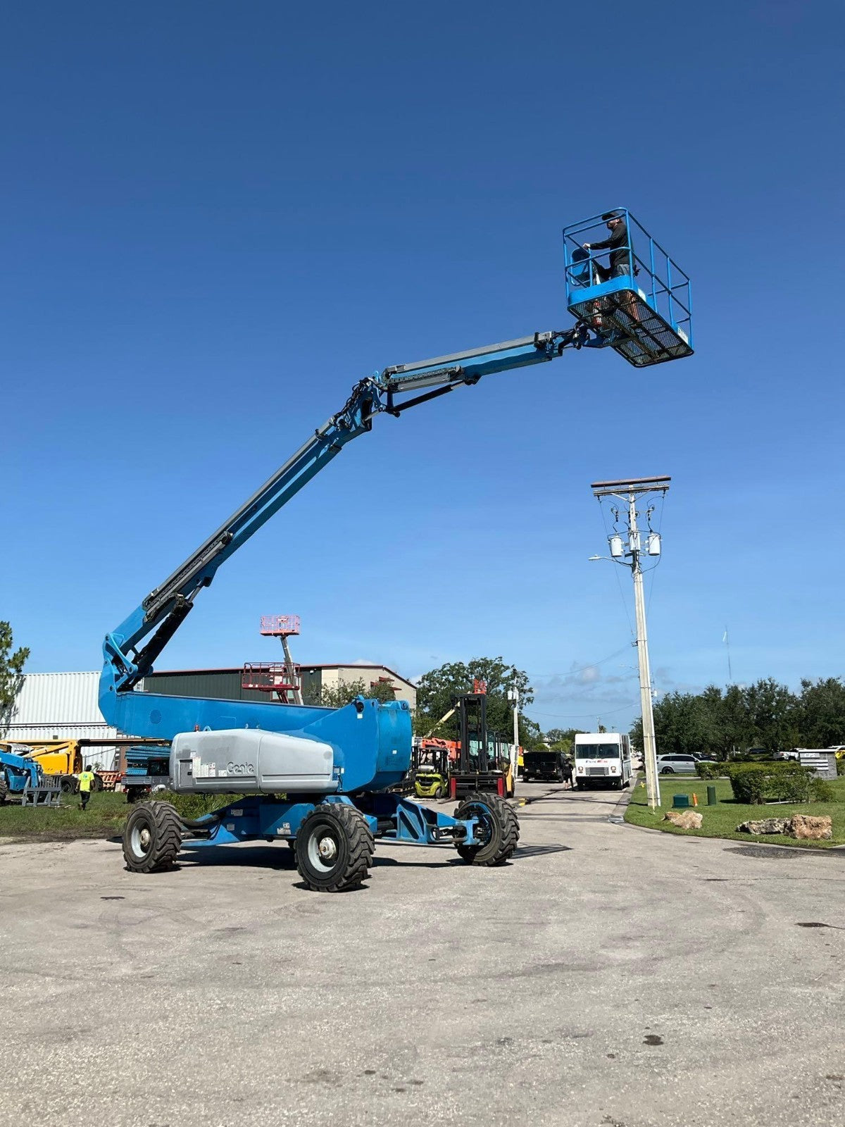 2012 GENIE Z-135  ARTICULATING BOOM LIFT, DIESEL POWERED