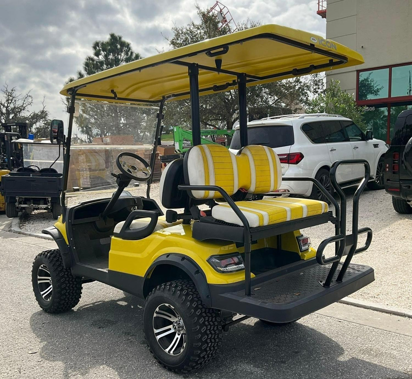 ICON I-40 GOLF LT-A617.2+2G, CART, ELECTRIC, BACK SEAT FOLDS DOWN TO FLAT BED