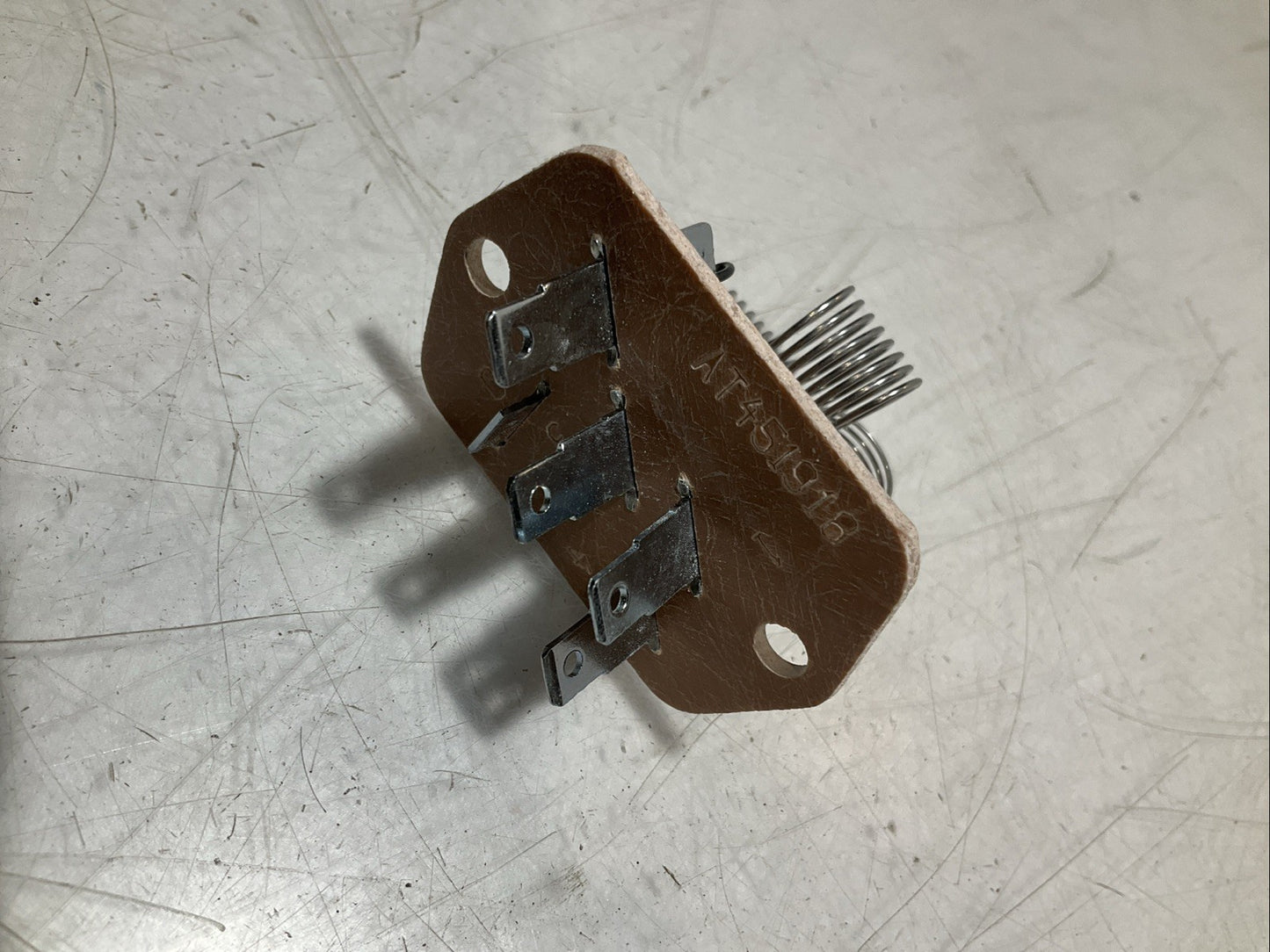 JOHN DEERE  AT451919   BLOWER RESISTOR 24V  4SPEED WIR Z2M