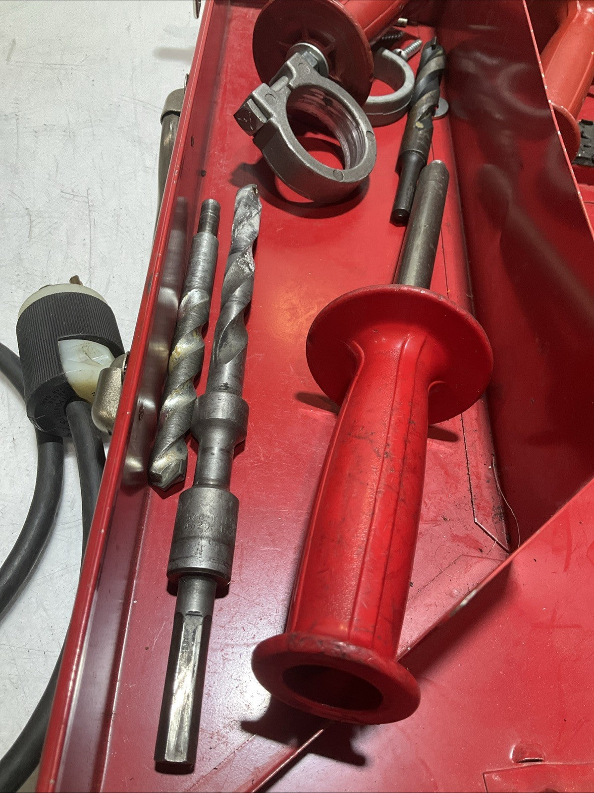 MILWAUKEE 5398 HEAVY DUTY HANDLE HAMMER DRILL KIT 120V 6.2AMPS  IN CASE  Z2M