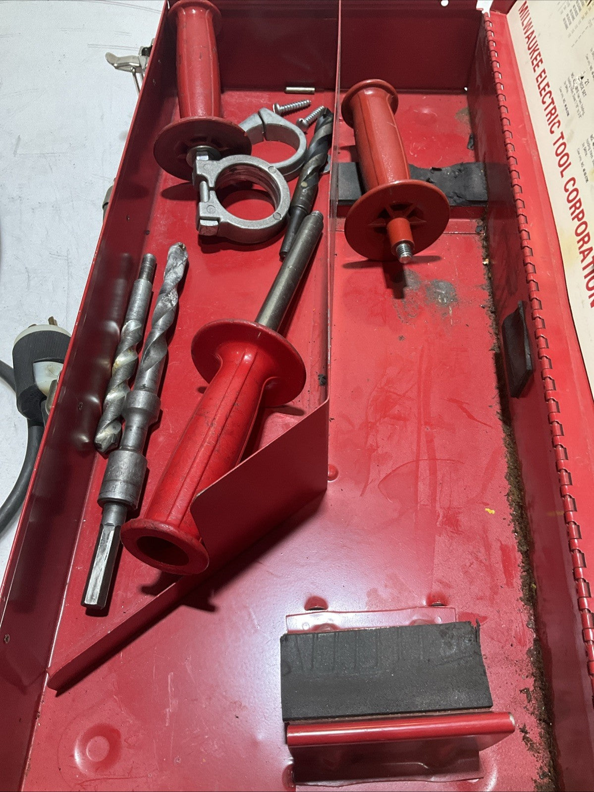 MILWAUKEE 5398 HEAVY DUTY HANDLE HAMMER DRILL KIT 120V 6.2AMPS  IN CASE  Z2M