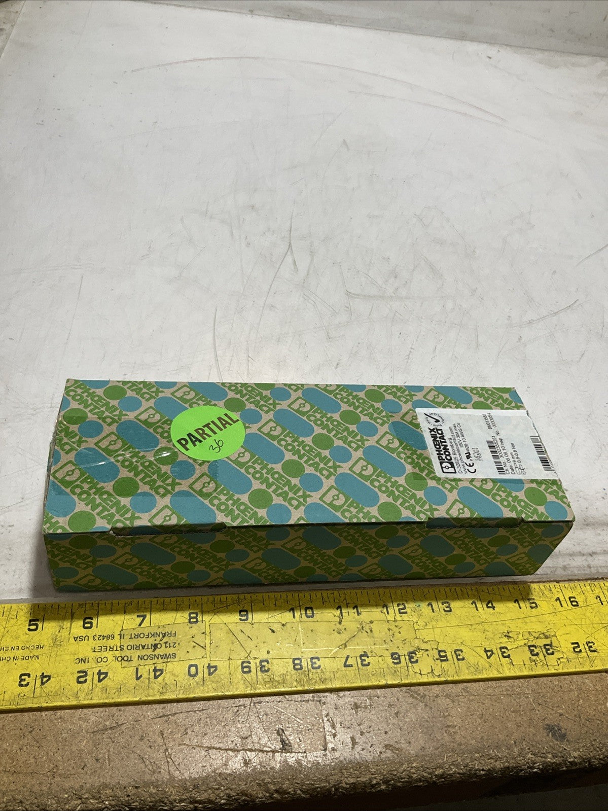 PHOENIX CONTACT  3044364 UT4- TWIN  FEED  TERMINAL BLOCK  LOT 36  Z2M