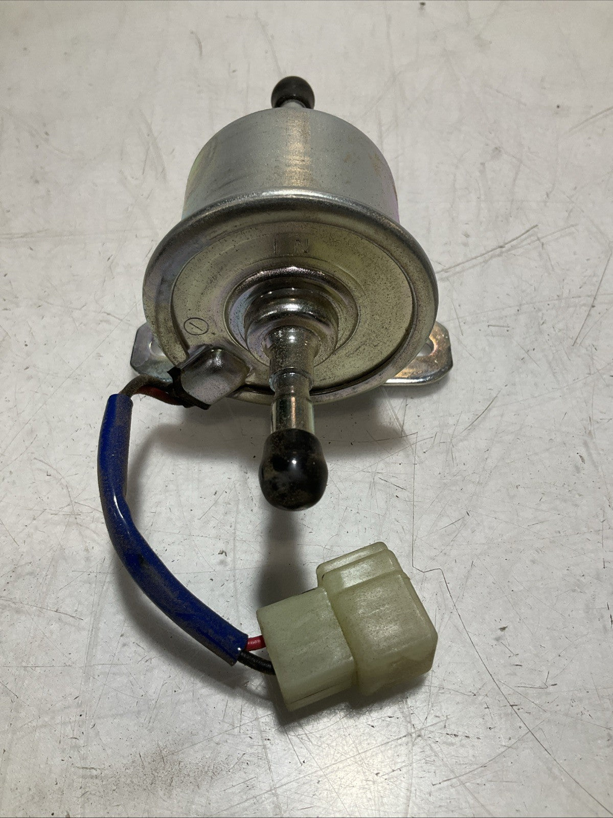 JOHN  DEERE  AM876265  ELECTRIC FUEL PUMP  Z2M
