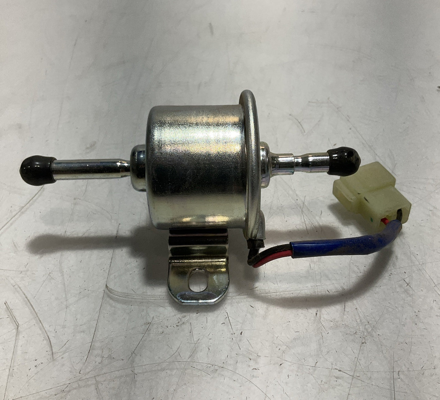 JOHN  DEERE  AM876265  ELECTRIC FUEL PUMP  Z2M