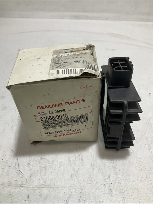 KAWASAKI  21066-0010  REGULATOR  VOLTAGE Z2M