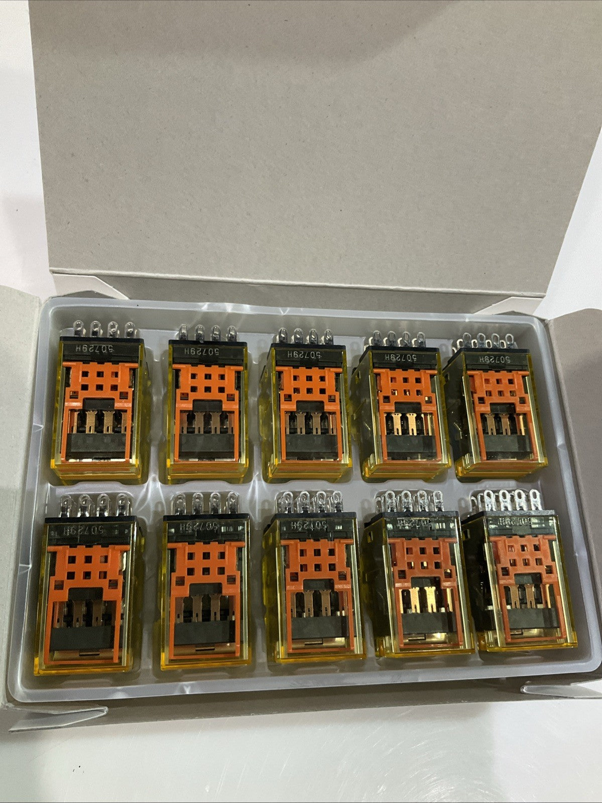 IDEC  RU42S-C-A110  POWER  RELAY  LOT 10 Y2M