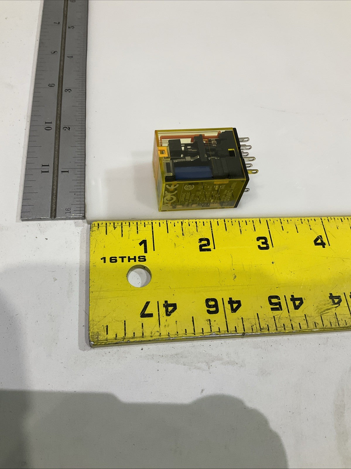 IDEC  RU42S-C-A110  POWER  RELAY  LOT 10 Y2M
