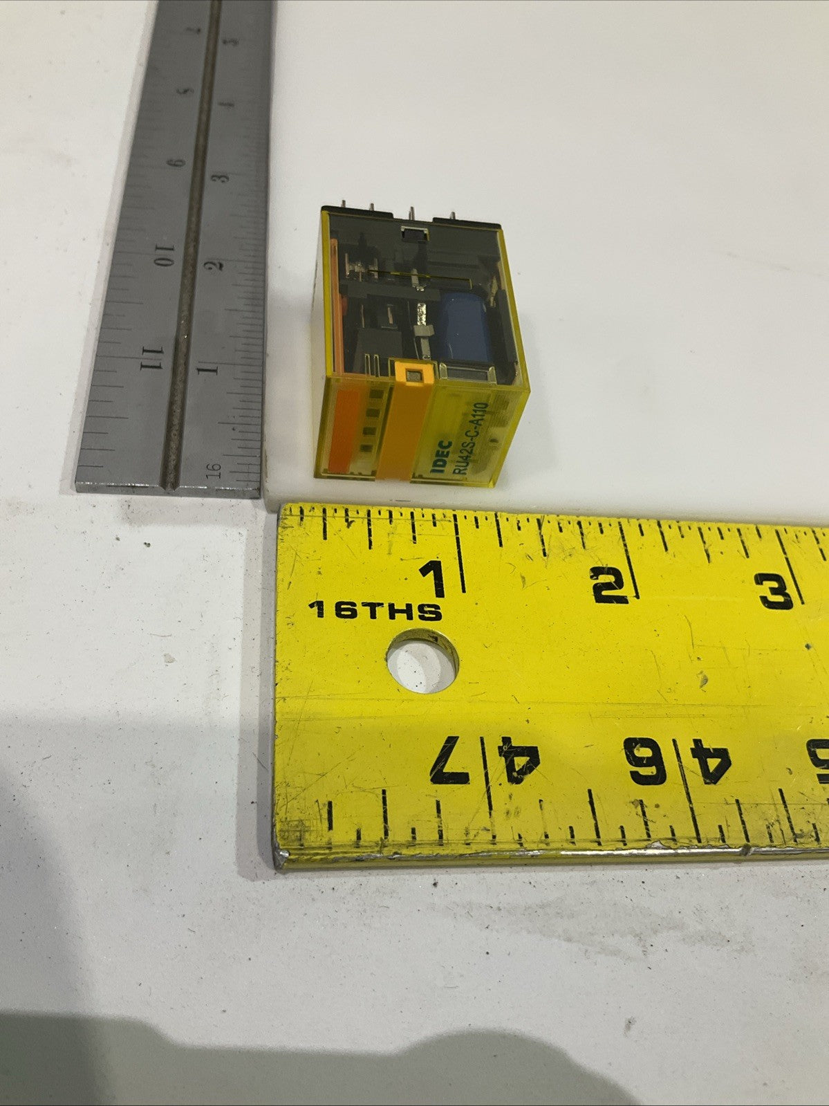 IDEC  RU42S-C-A110  POWER  RELAY  LOT 10 Y2M