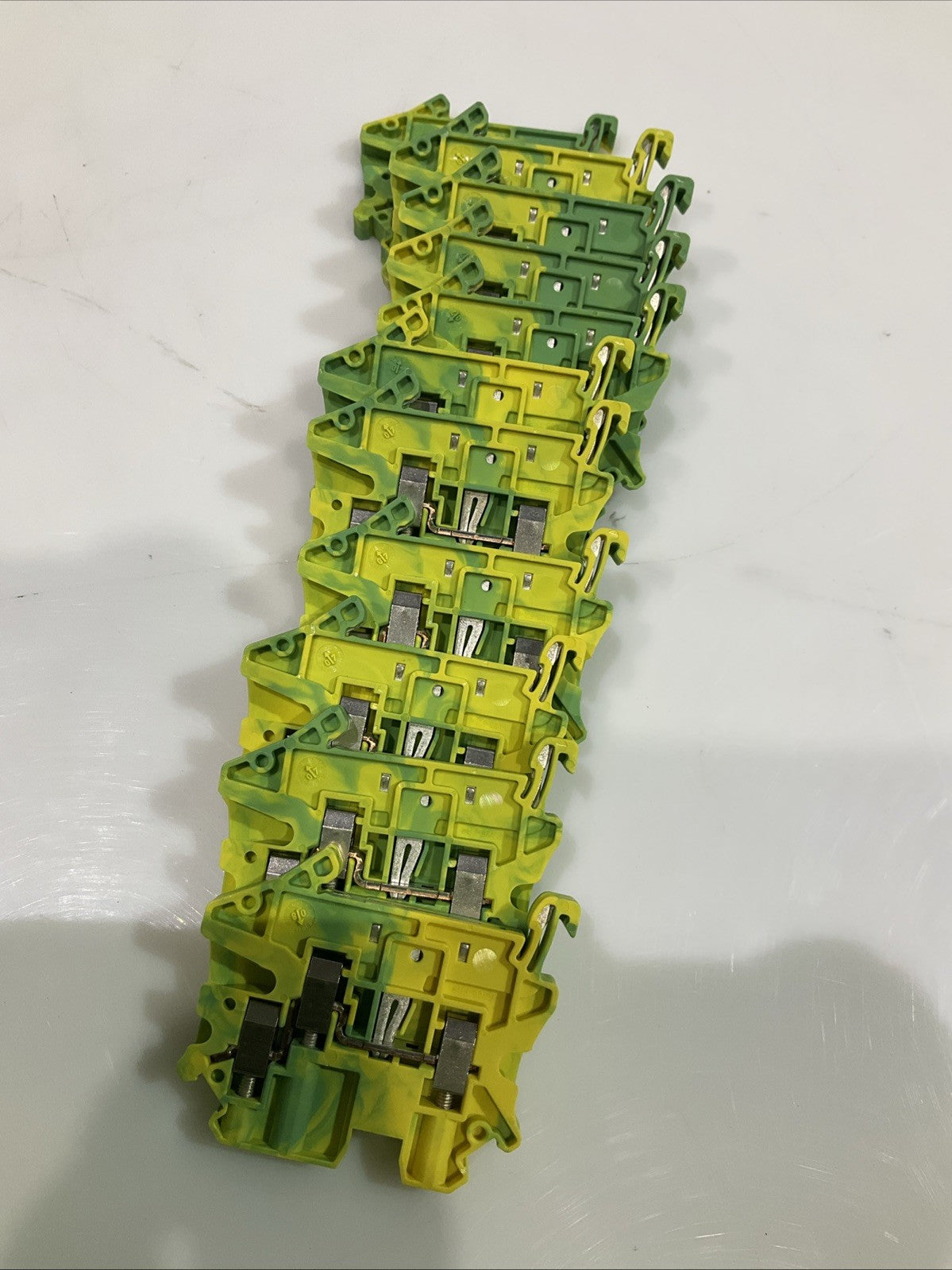 PHOENIX CONTACT  UT4-TWIN-PE  3044380 DIN RAIL TERMINAL BLOCK  LOT OF 39 Y2M