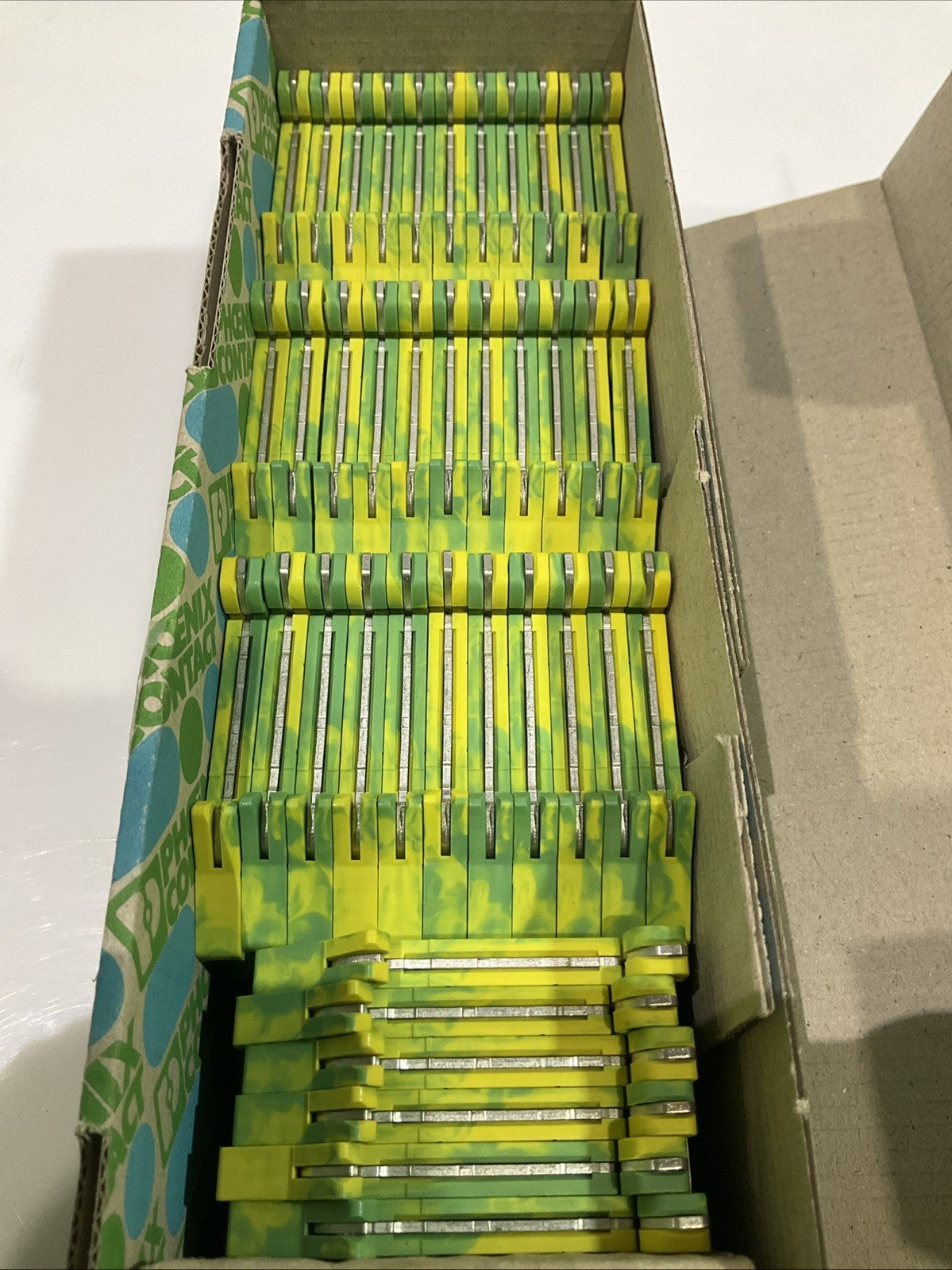 PHOENIX CONTACT  UT4-TWIN-PE  3044380 DIN RAIL TERMINAL BLOCK  LOT OF 39 Y2M